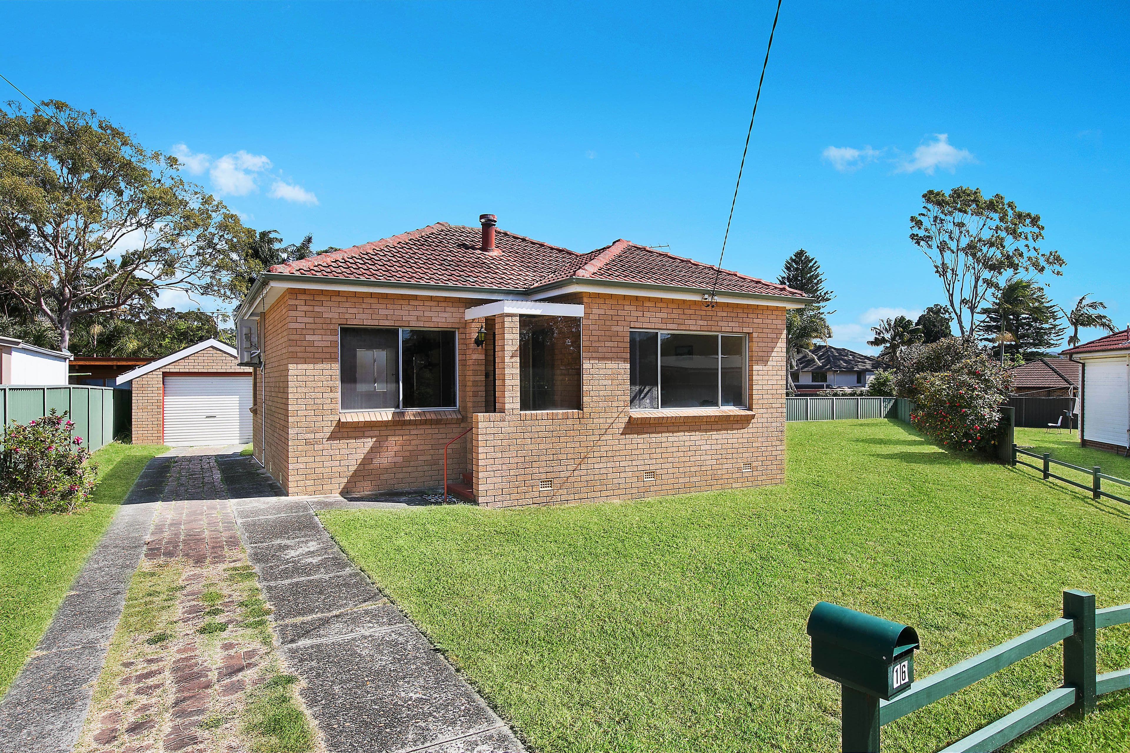 16 Geelong Road, Cromer - Image 1