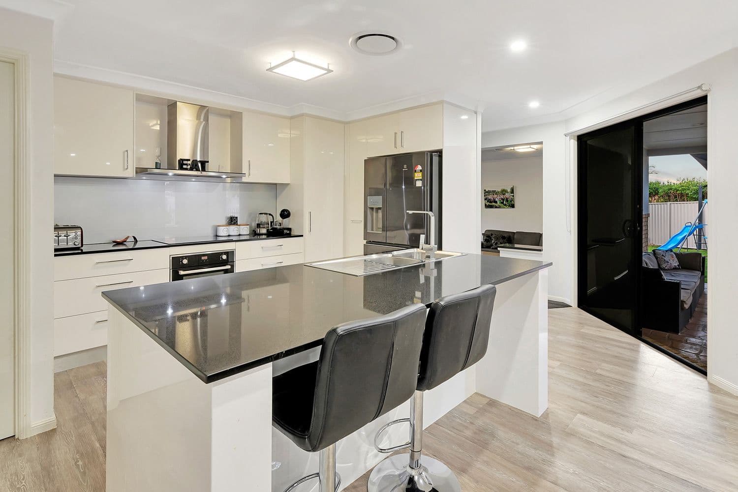 14 Catchlove Street, Maudsland QLD 4210, Maudsland - Thumbnail 6