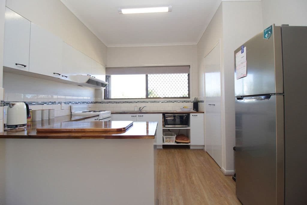 55 Loch Street, Emerald QLD 4720, Emerald - Thumbnail 3