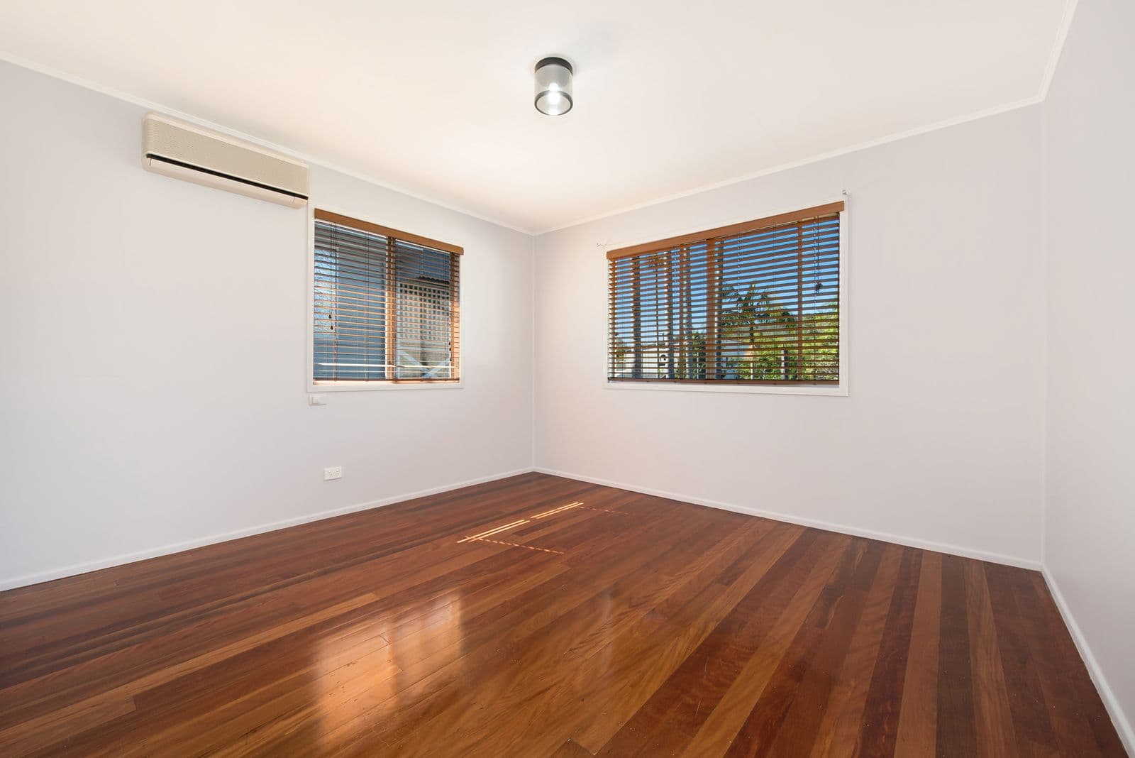 64 Dobbs Street, Holland Park West QLD 4121, Holland Park West - Thumbnail 5