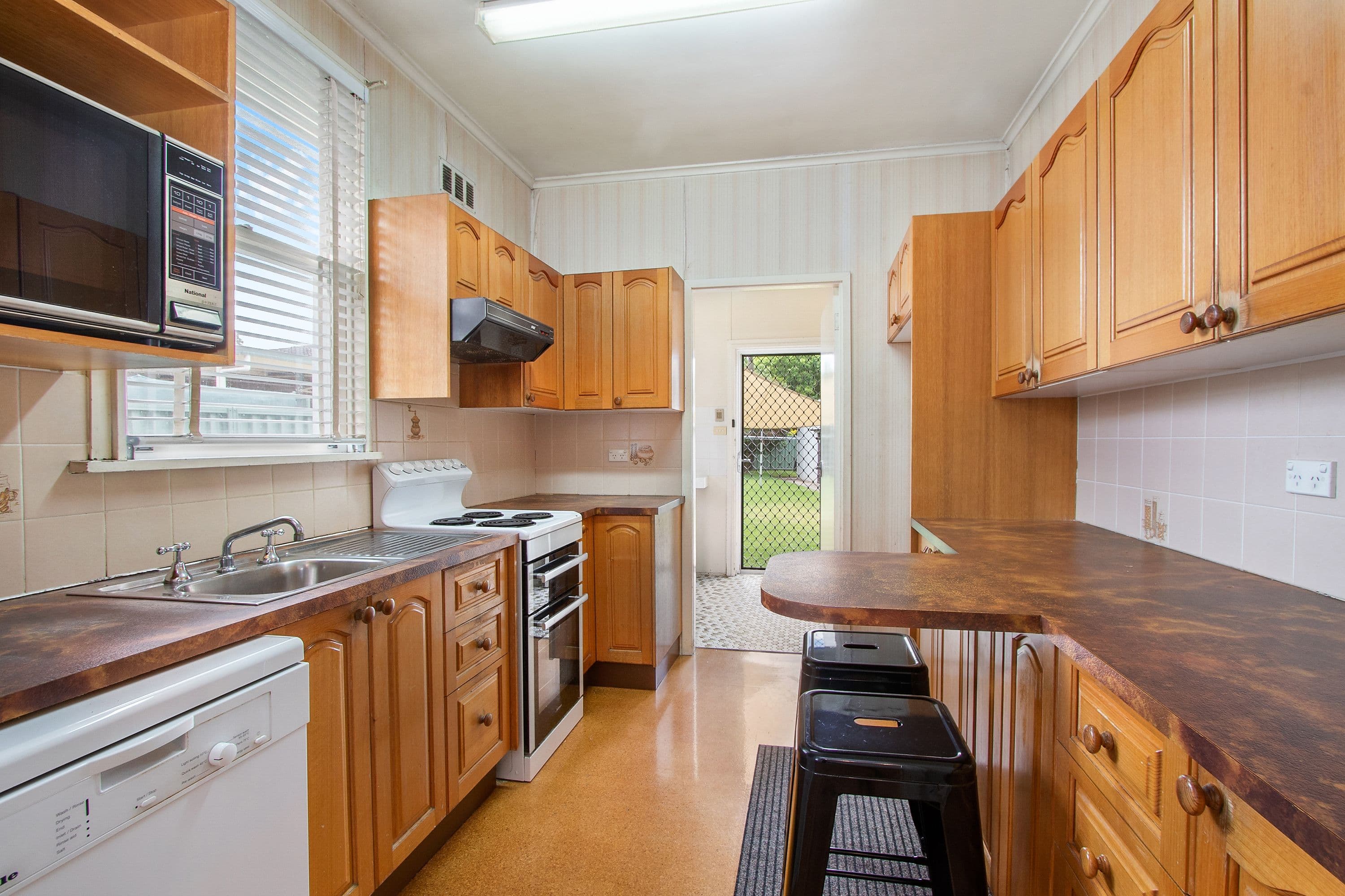 15 Cambridge Avenue, Windsor - Thumbnail 2