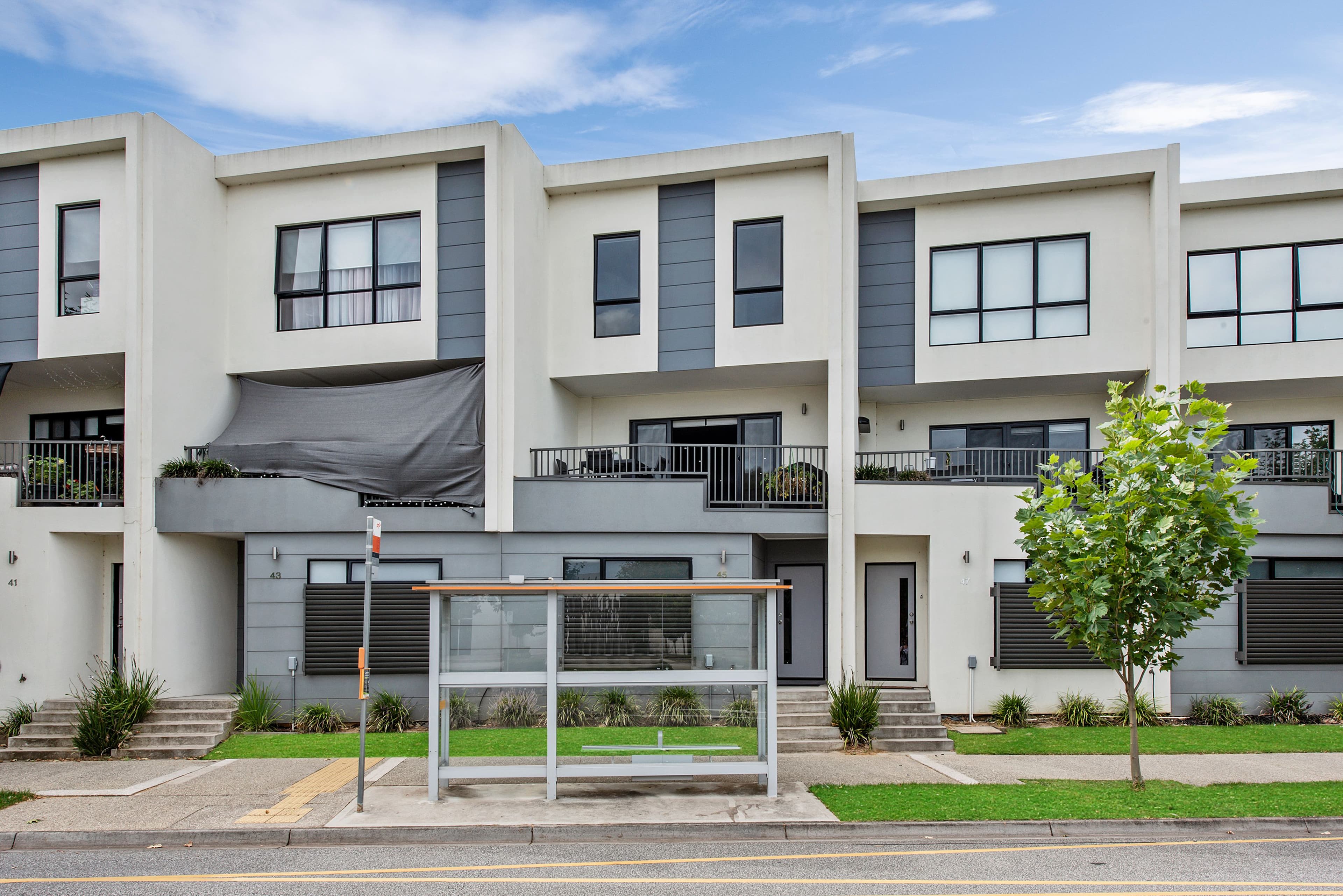 45 Lakeside Boulevard, Pakenham VIC 3810, Pakenham - Thumbnail 2