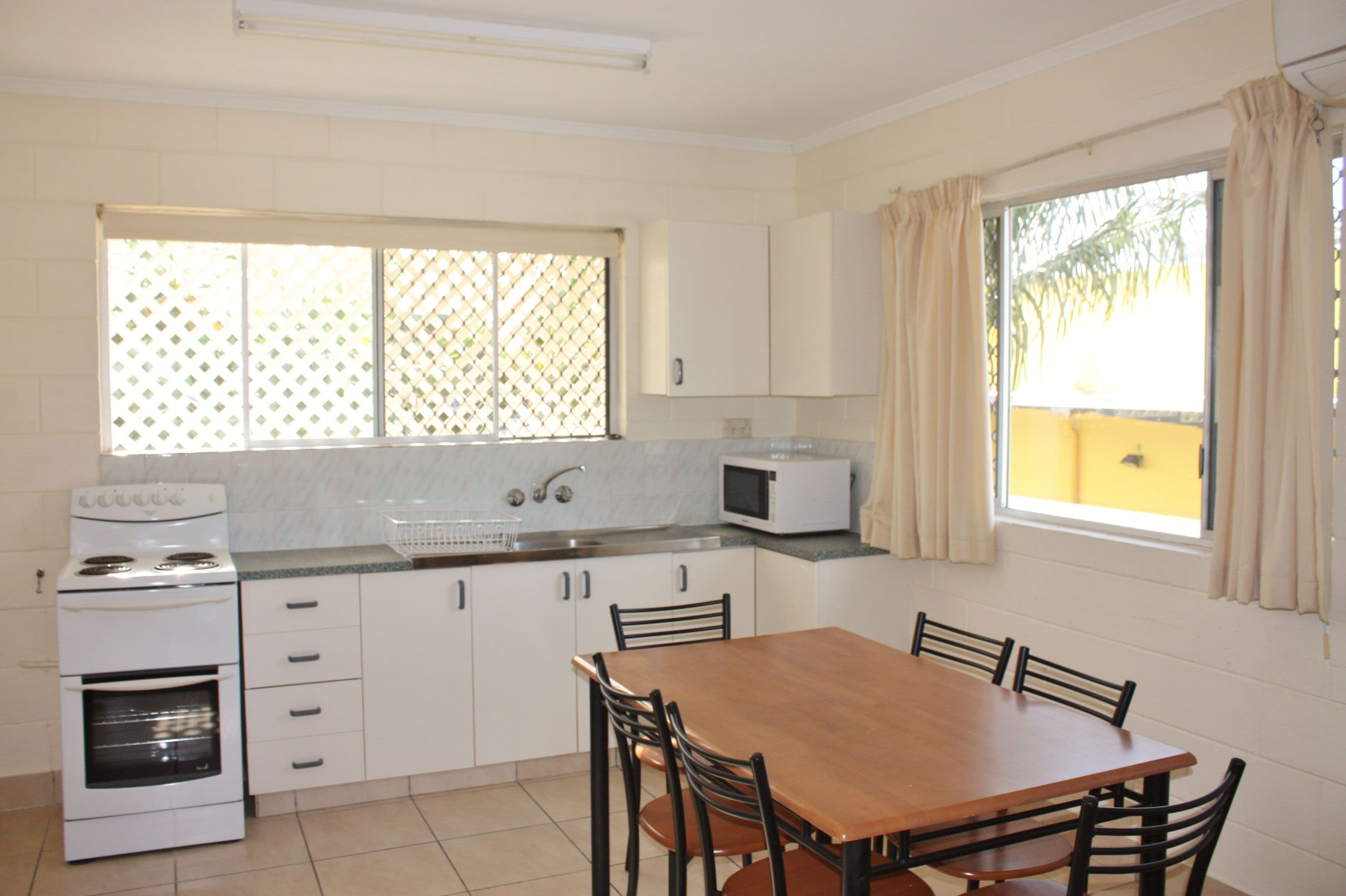 23 Sondrio Street, Woree QLD 4868, Woree - Thumbnail 7