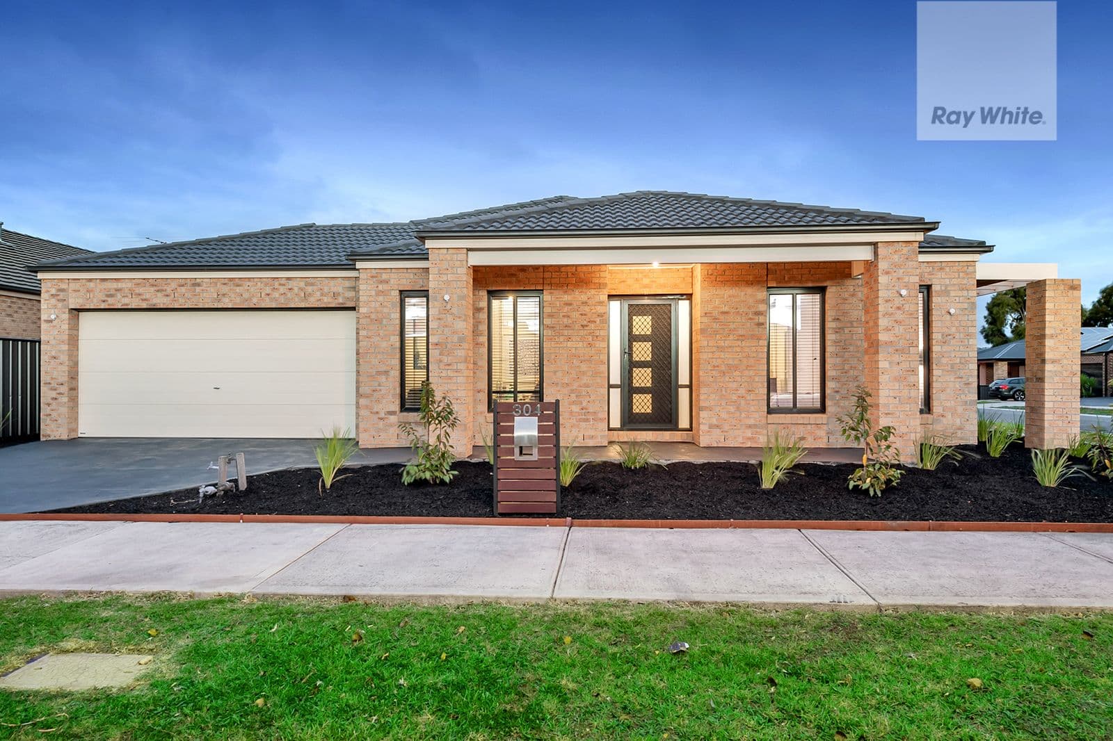 304 Waterview Boulevard, Craigieburn VIC 3064, Craigieburn - Image 1