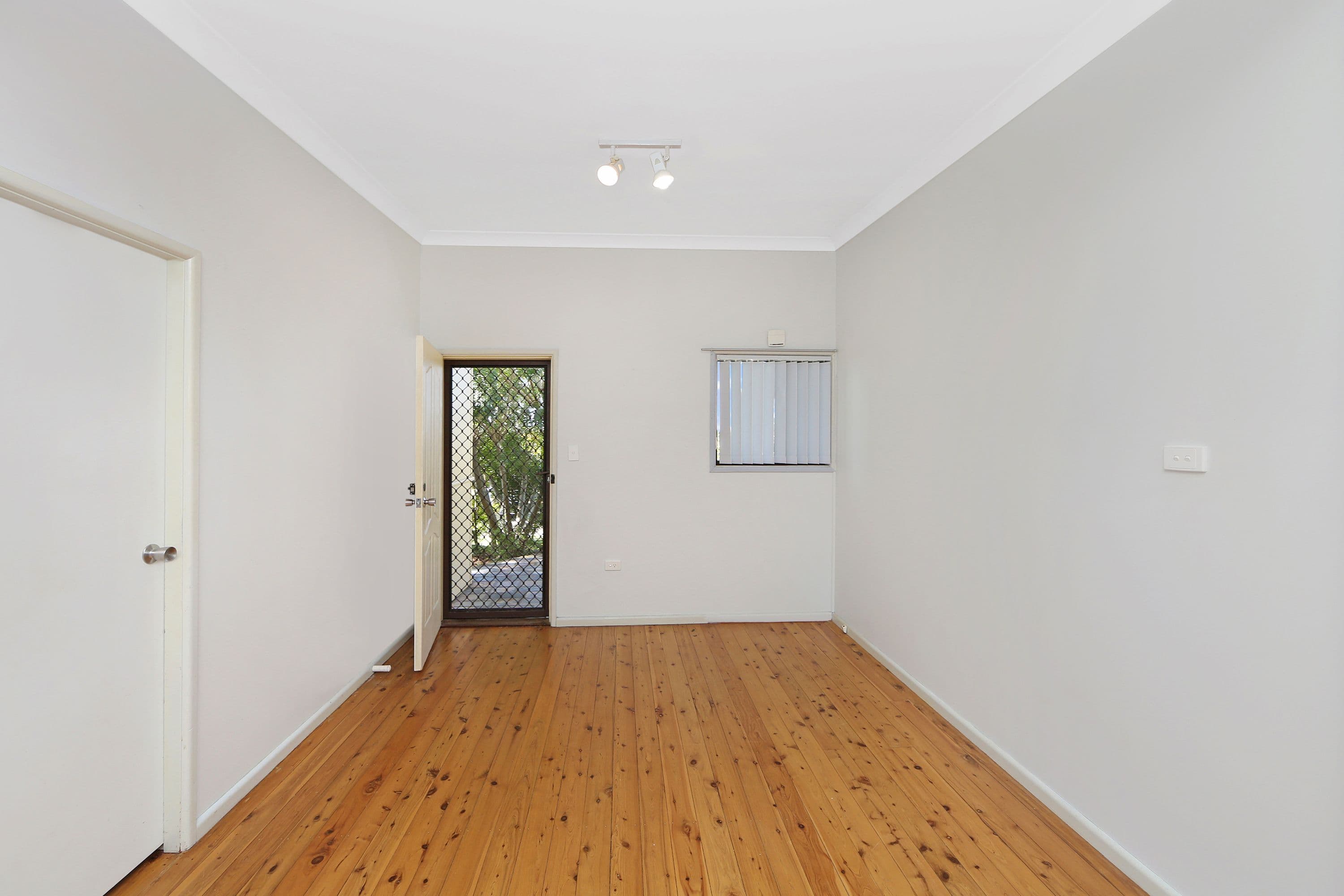 102 Coonanga Avenue, Halekulani - Thumbnail 5