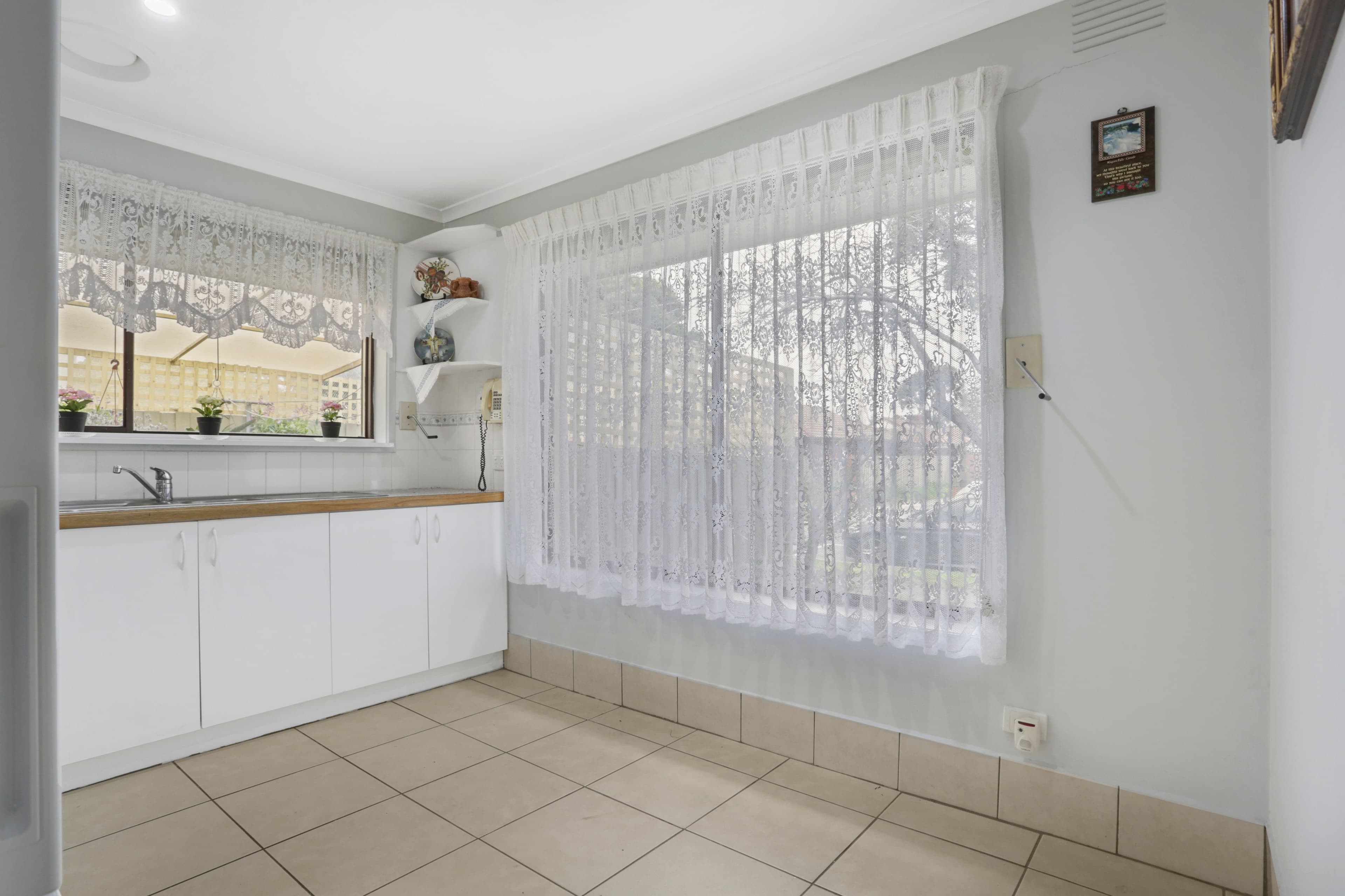 8 Stuart Street, Noble Park VIC 3174, Noble Park - Thumbnail 5