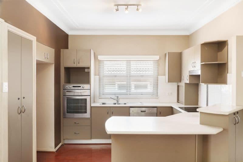 10 Avoca Drive, Kincumber - Thumbnail 2