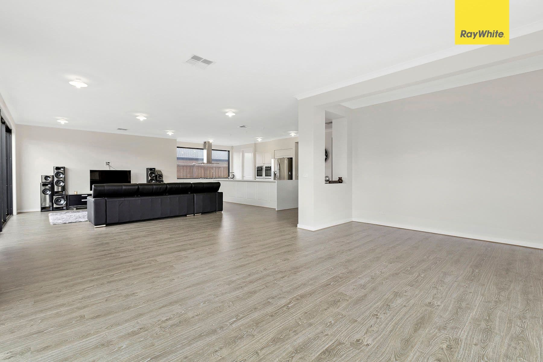 55 Inkerman Crescent, Mickleham VIC 3064, Mickleham - Thumbnail 7