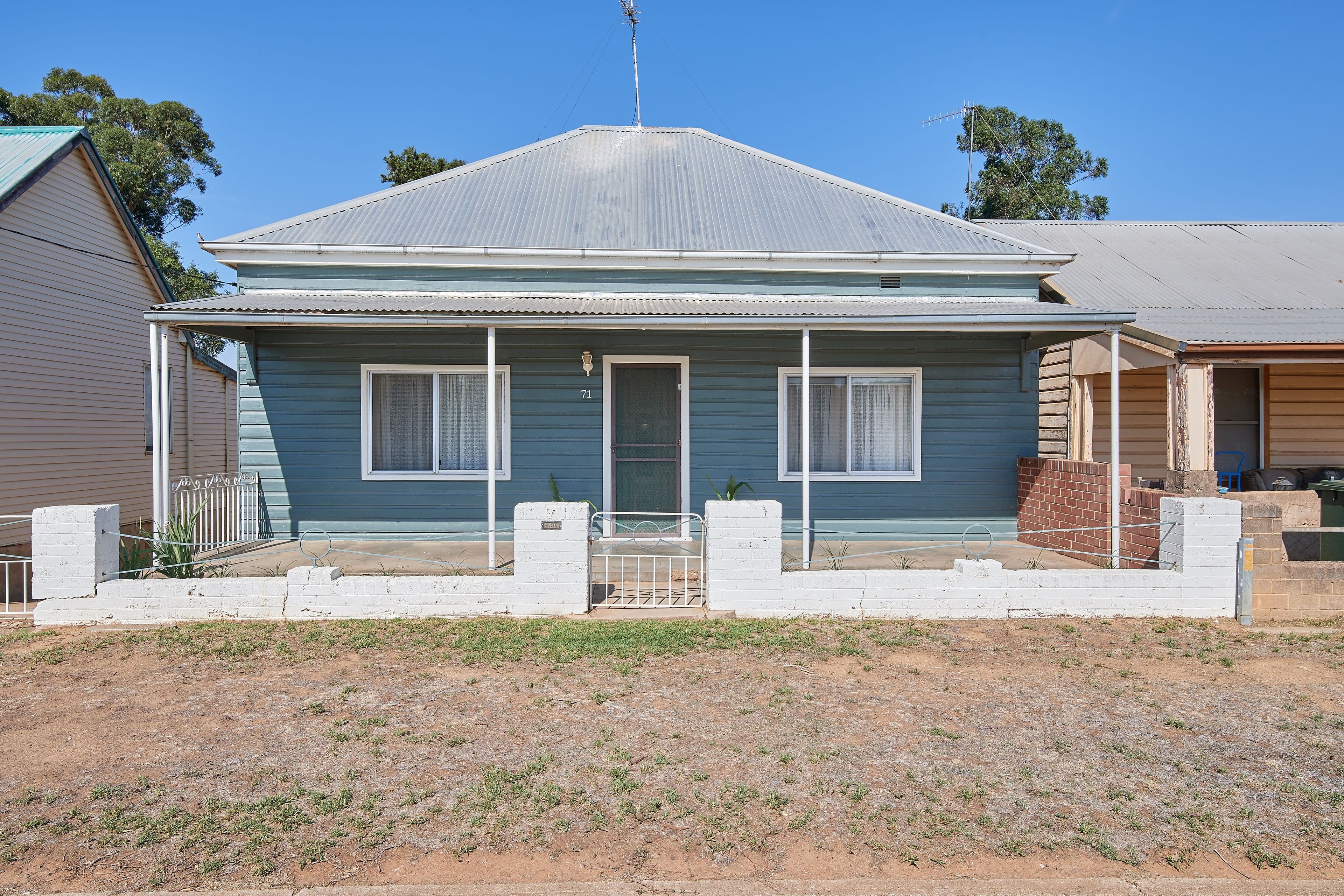71 Junction Street, Junee NSW 2663, Junee - Image 1