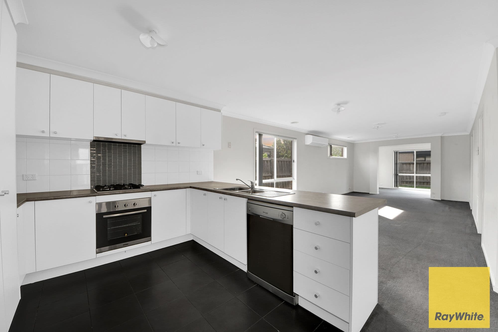 55 Isabella Way, Tarneit VIC 3029, Tarneit - Thumbnail 5