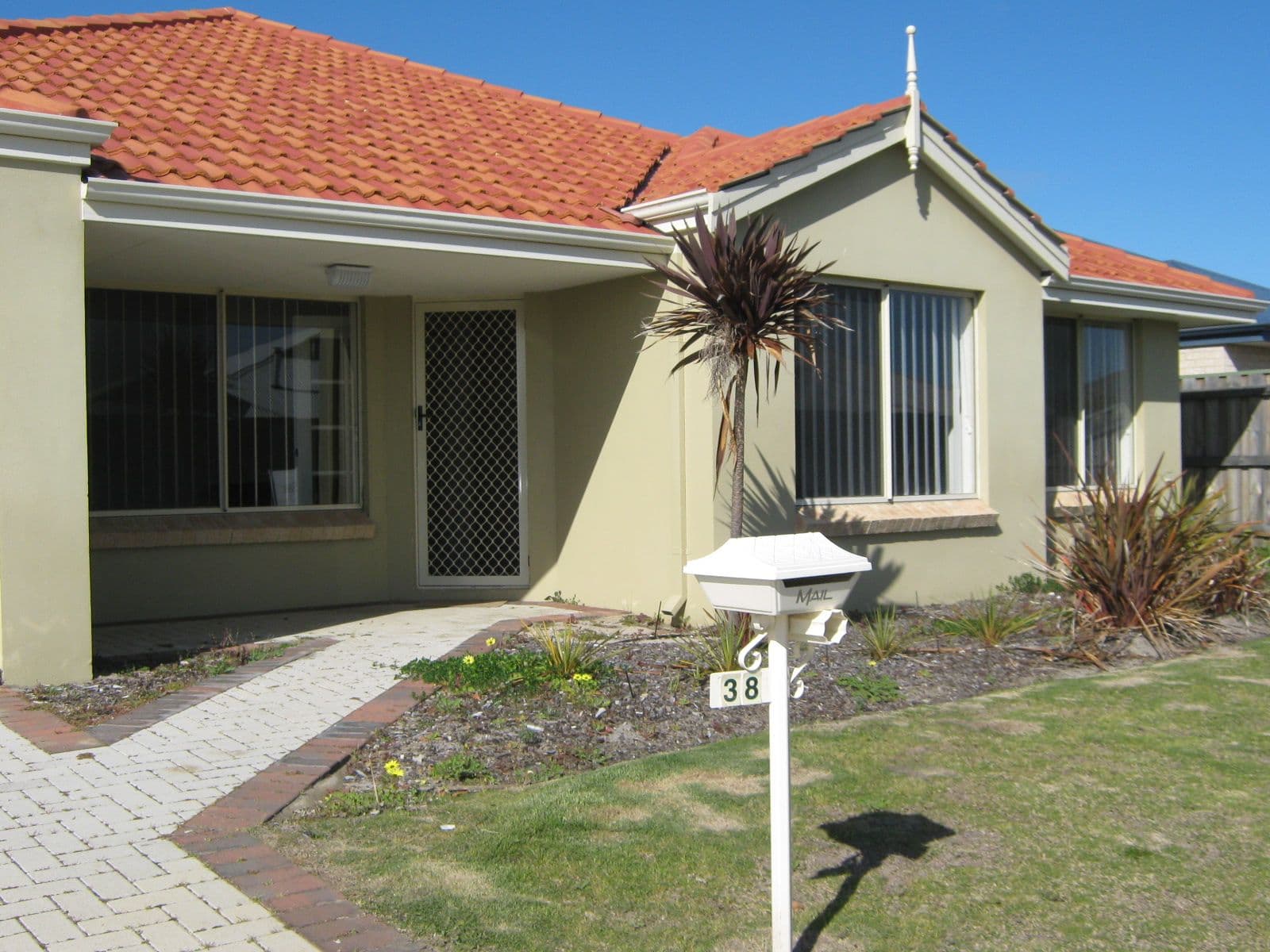 38 Burleigh Drive, Australind WA 6233, Australind - Thumbnail 3