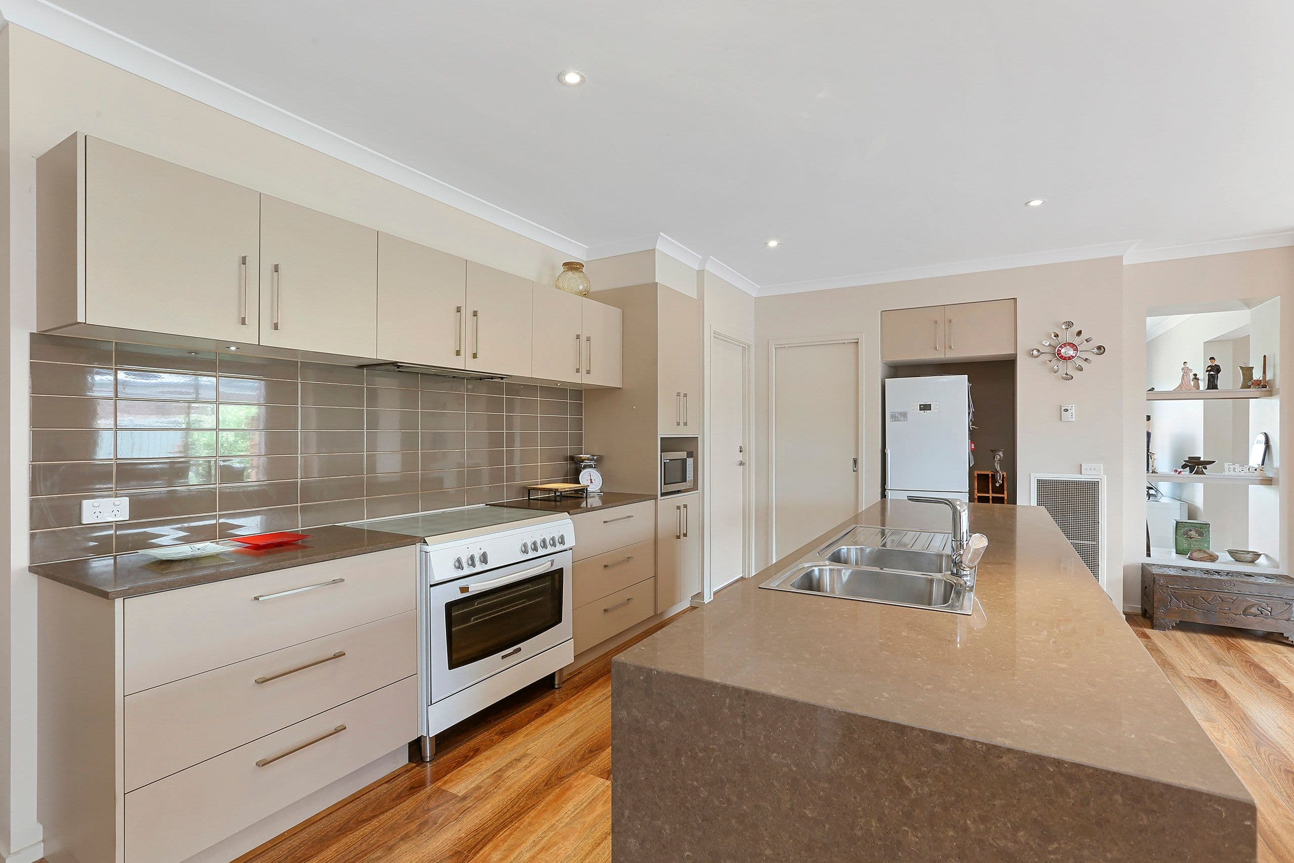 112 Canterbury Road West, Lara VIC 3212, Lara - Thumbnail 4