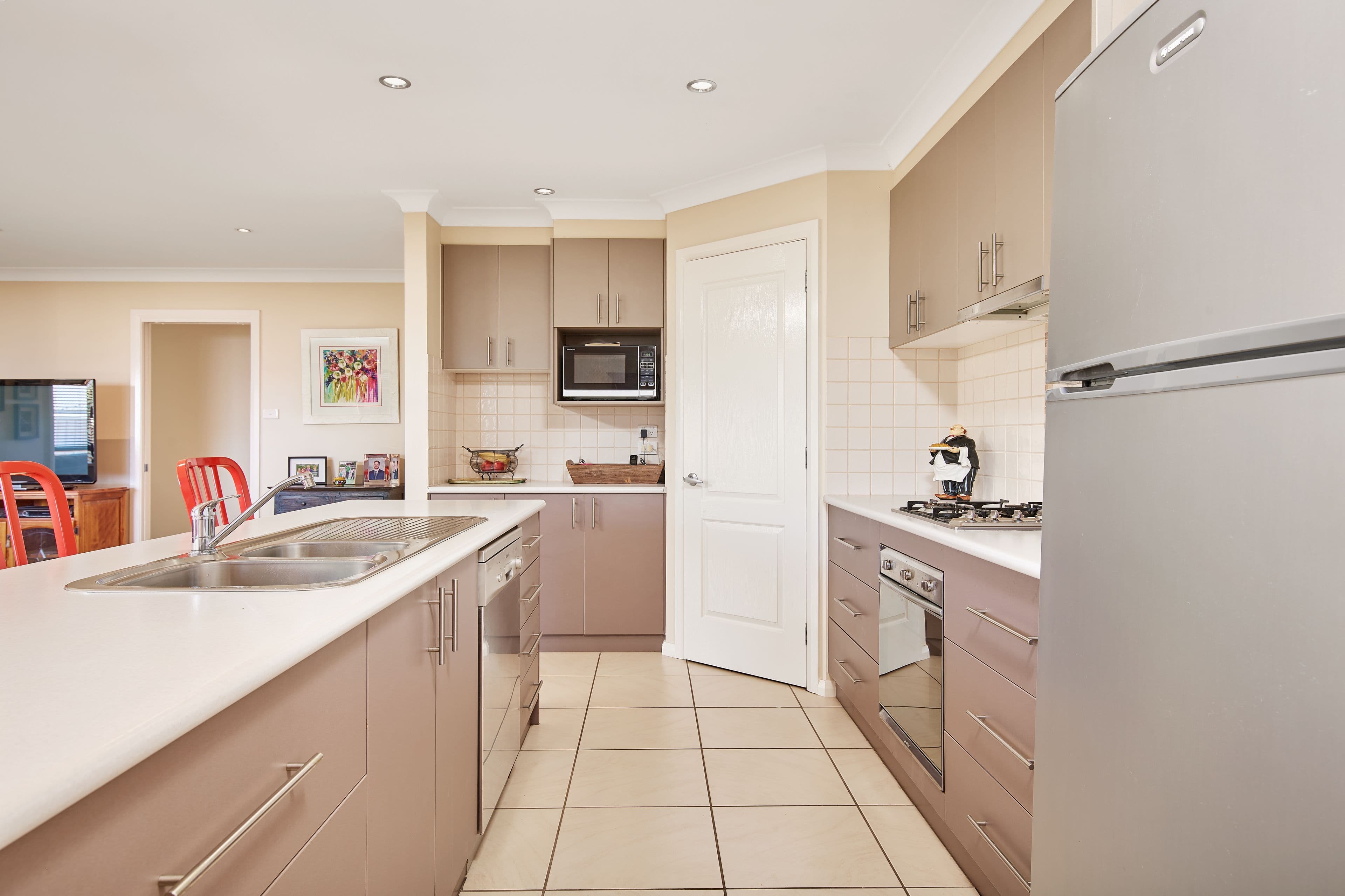10 Bedervale Street, Bourkelands NSW 2650, Bourkelands - Thumbnail 2