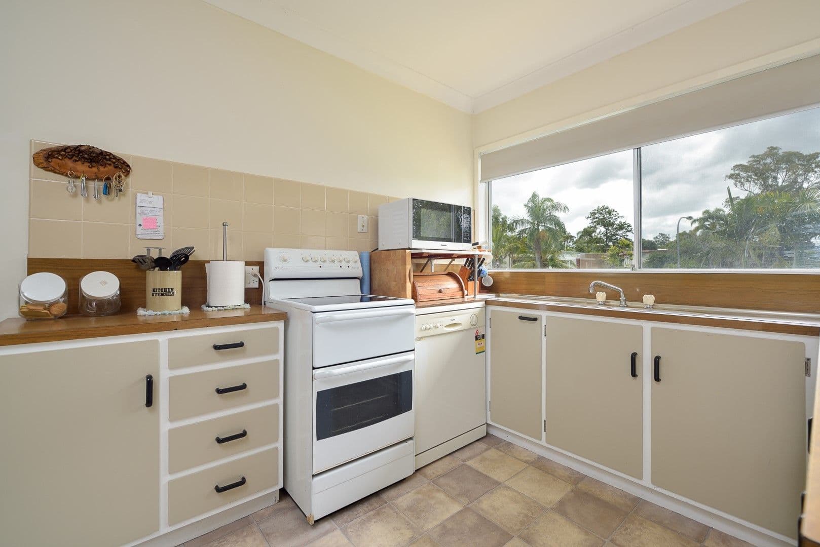 12 Amaroo Close, Glen Eden QLD 4680, Glen Eden - Thumbnail 7
