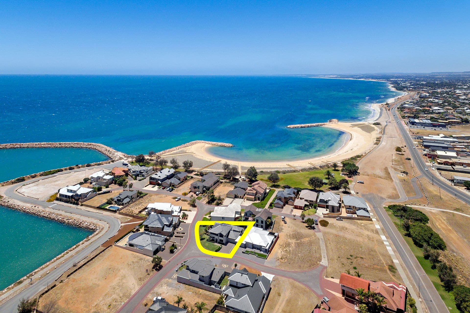 1 Windsor Court, GERALDTON WA 6530, Geraldton - Thumbnail 2
