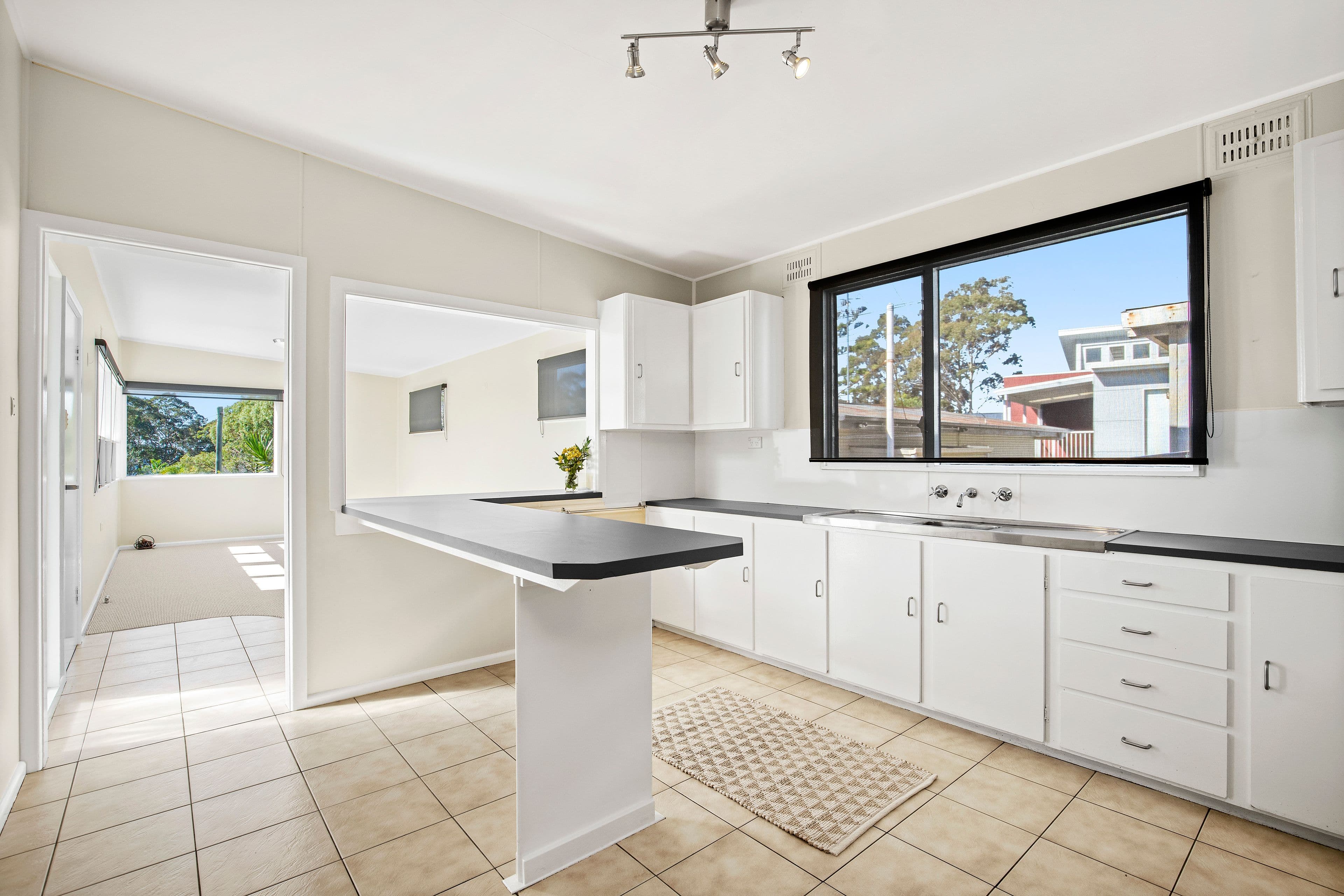 576 Beach Road, Denhams Beach - Thumbnail 6