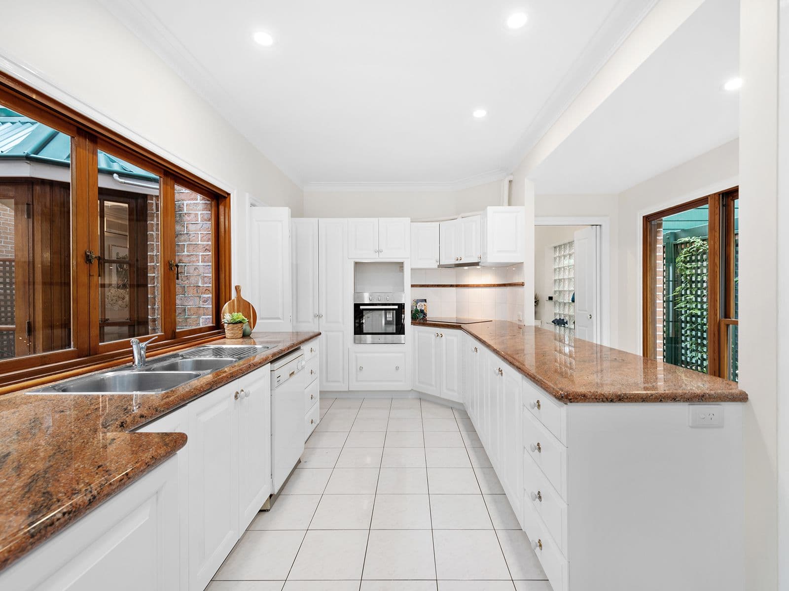 20 Laurel Avenue, Chelmer QLD 4068, Chelmer - Thumbnail 4
