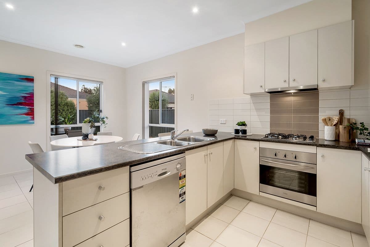 61 Mareeba Way, Craigieburn VIC 3064, Craigieburn - Thumbnail 3