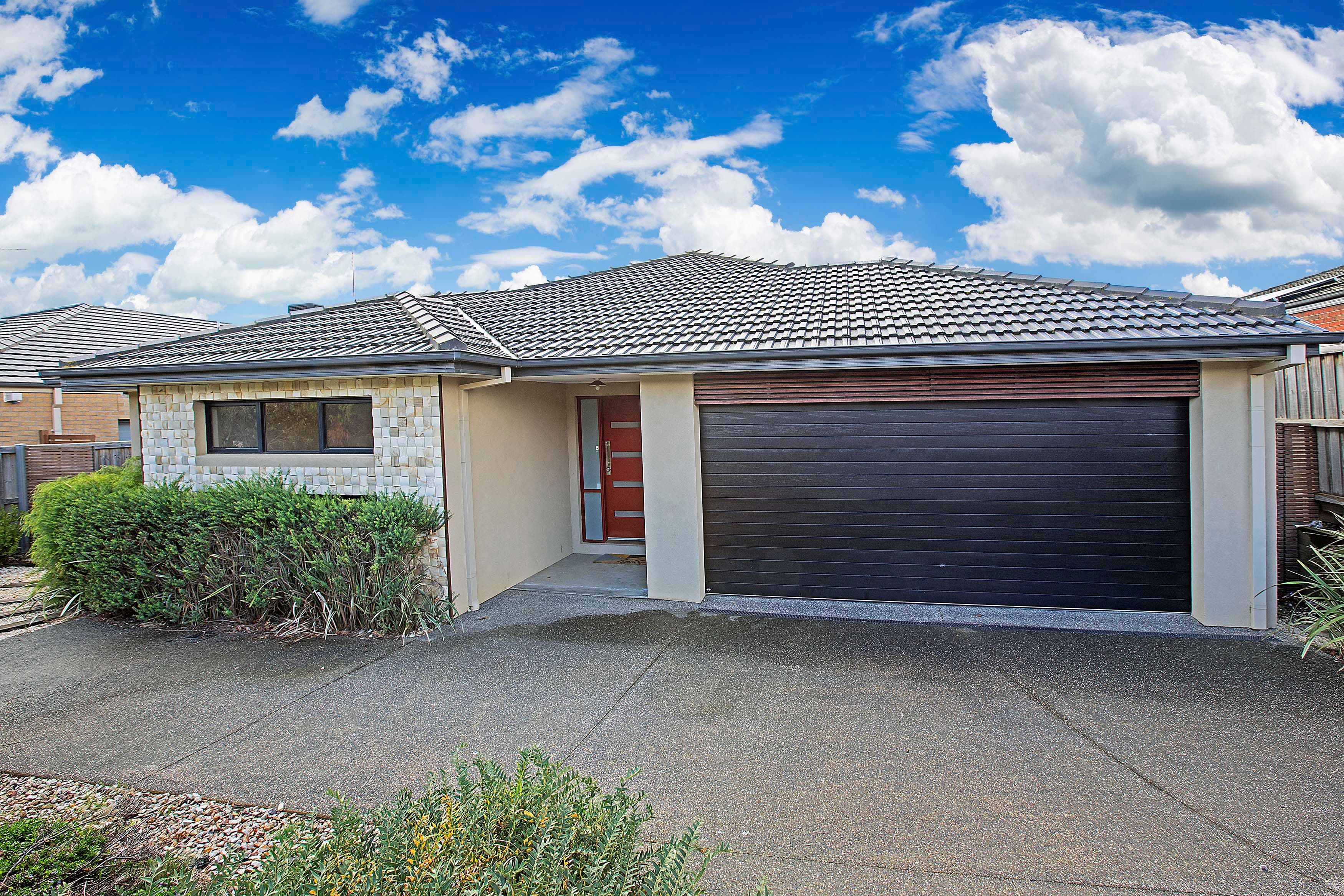 54 Province Boulevard, Highton VIC 3216, Highton - Thumbnail 2