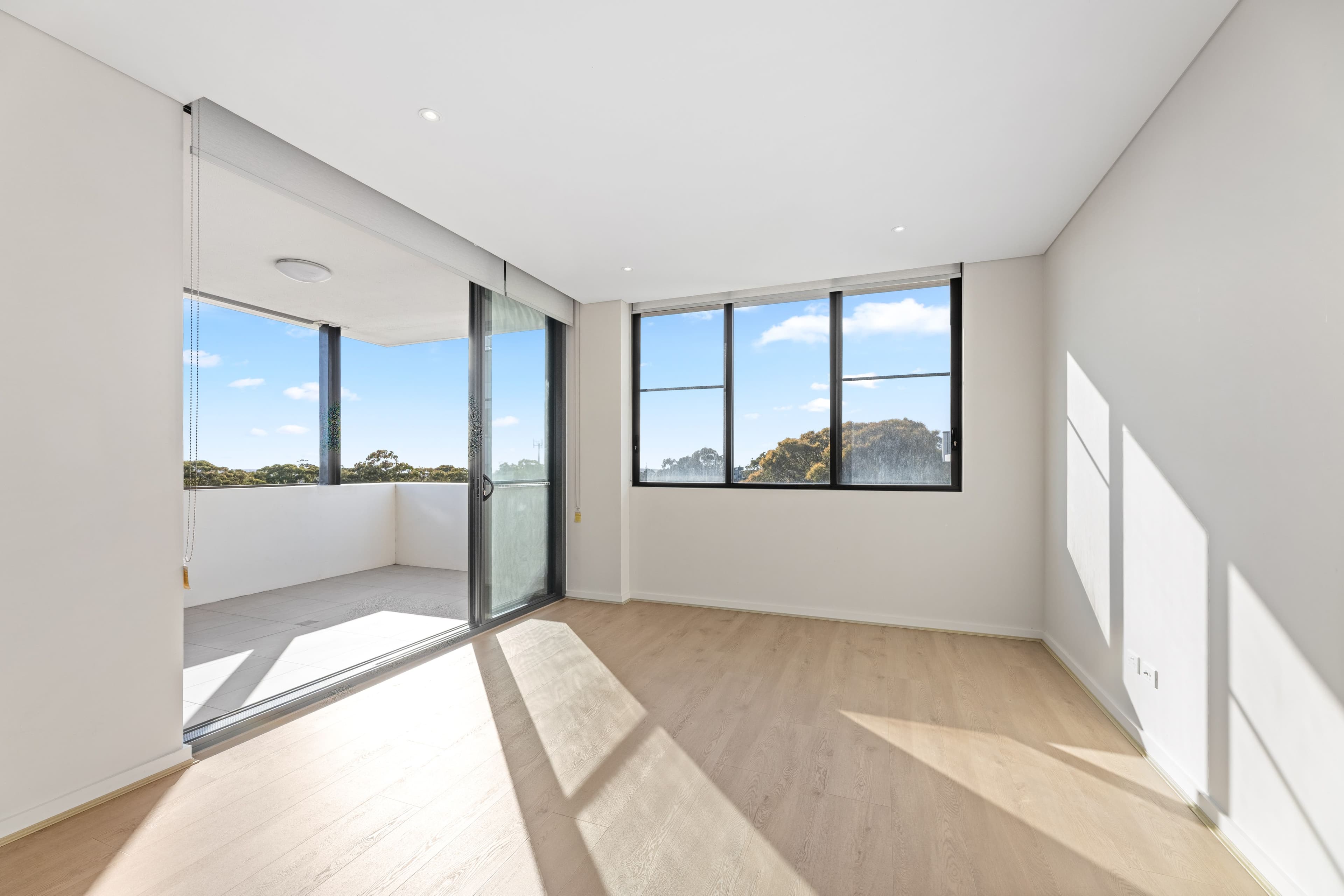 66 Glencoe Street, Sutherland NSW 2232, Sutherland - Thumbnail 2