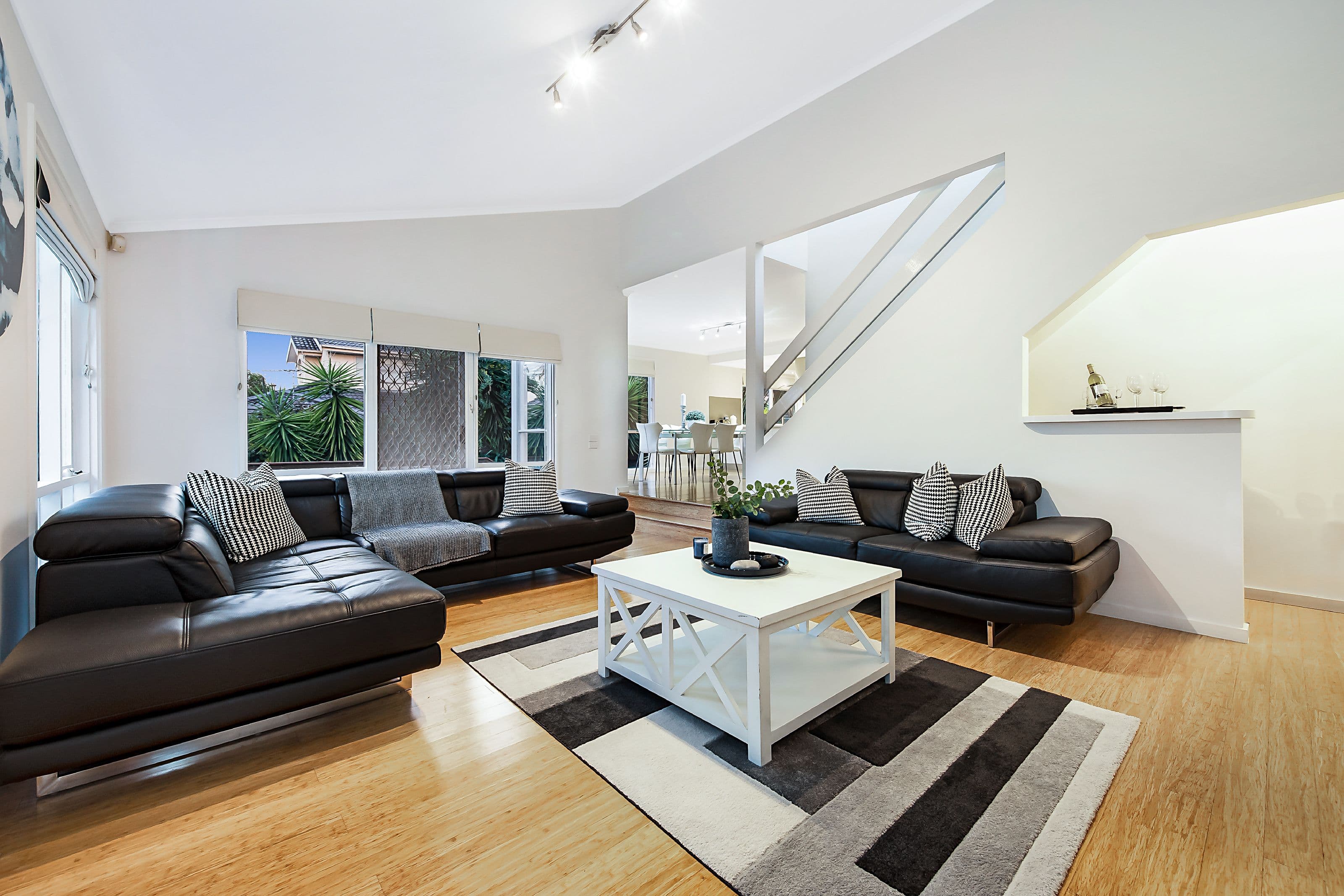 12 Page Court, Mulgrave VIC 3170, Mulgrave - Thumbnail 2