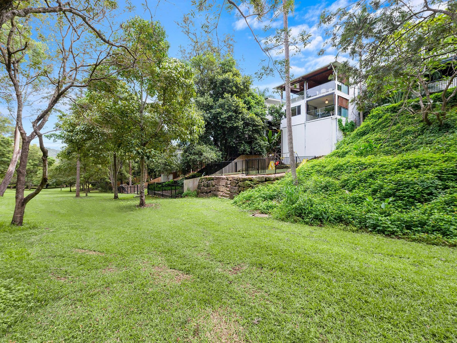 32 Coopers Camp Road, Bardon QLD 4065, Bardon - Thumbnail 3