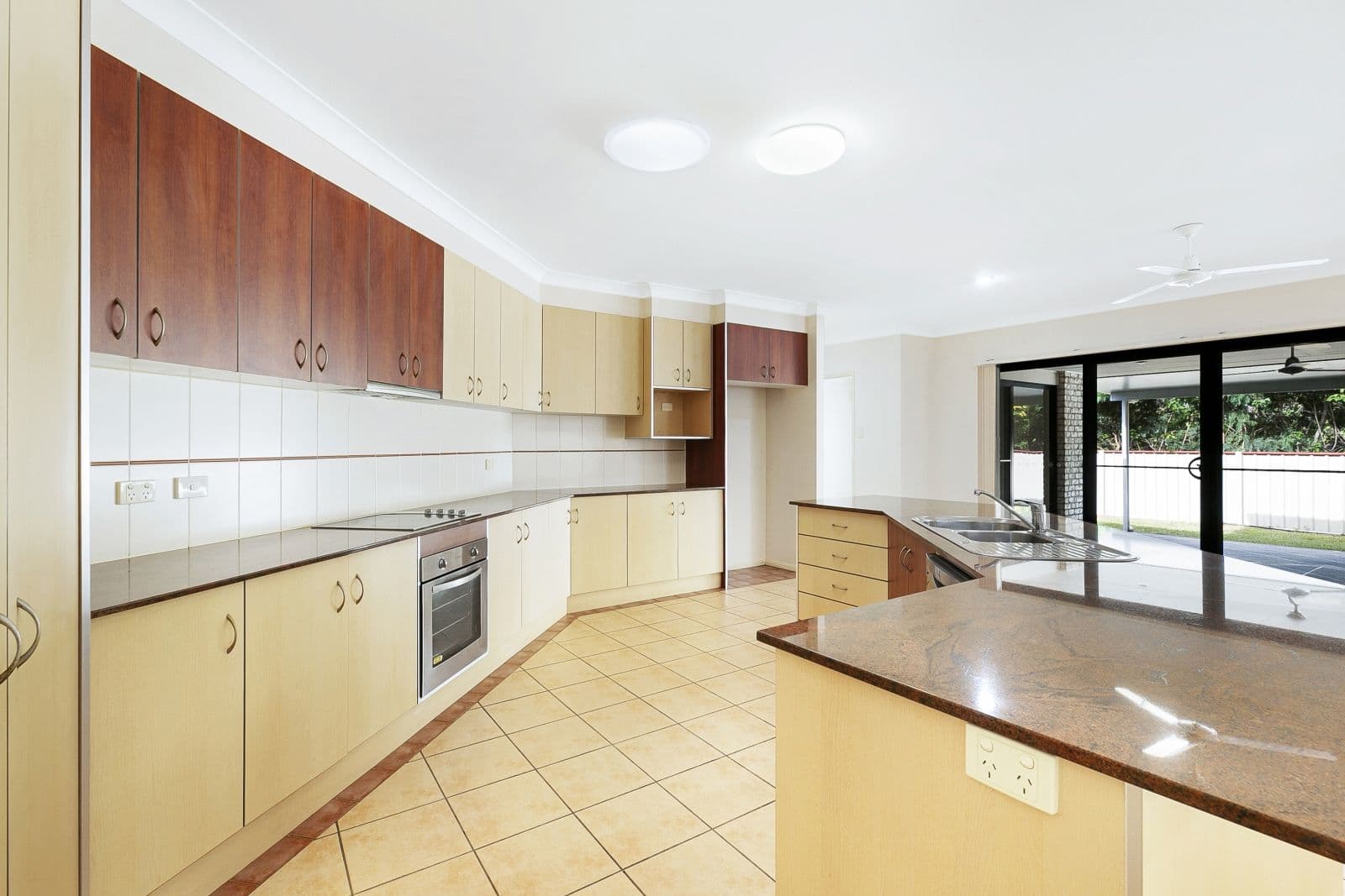 77 Highcrest Circuit, Molendinar QLD 4214, Molendinar - Thumbnail 4