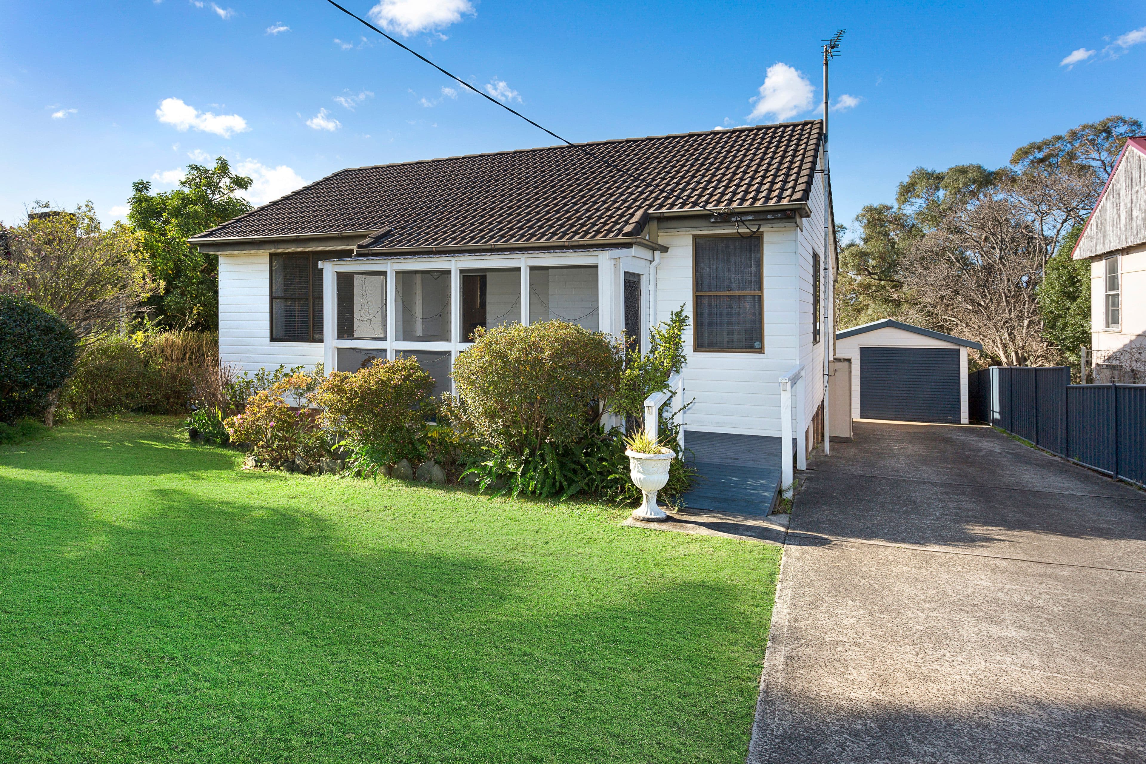 42 Lindsay Street, Unanderra - Thumbnail 2