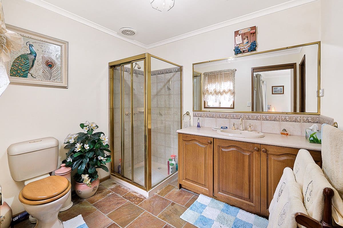40 Josephine Avenue, Cranbourne North VIC 3977, Cranbourne North - Thumbnail 5