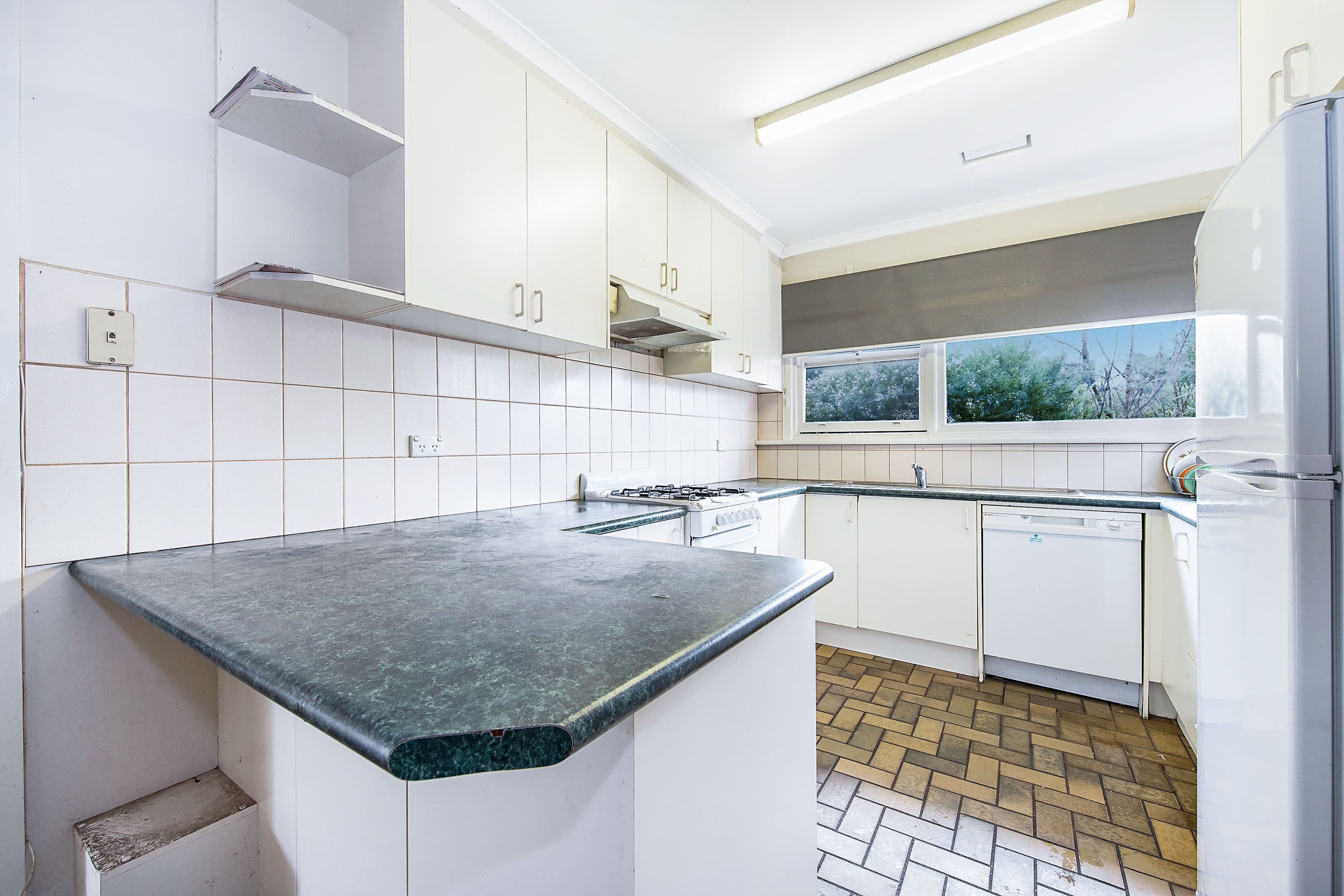 14 Barbara Avenue, Glen Waverley VIC 3150, Glen Waverley - Thumbnail 5