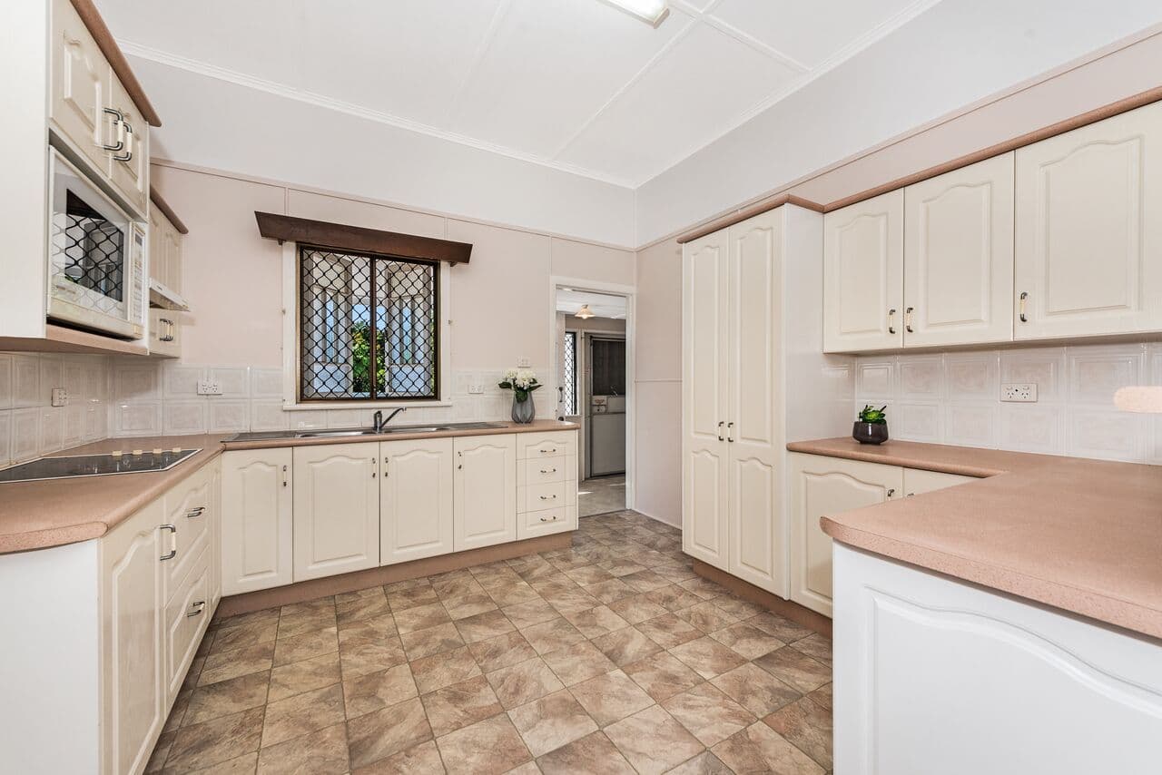 2/7 Dolphin Avenue, Mermaid Beach QLD 4218, Mermaid Beach - Thumbnail 5