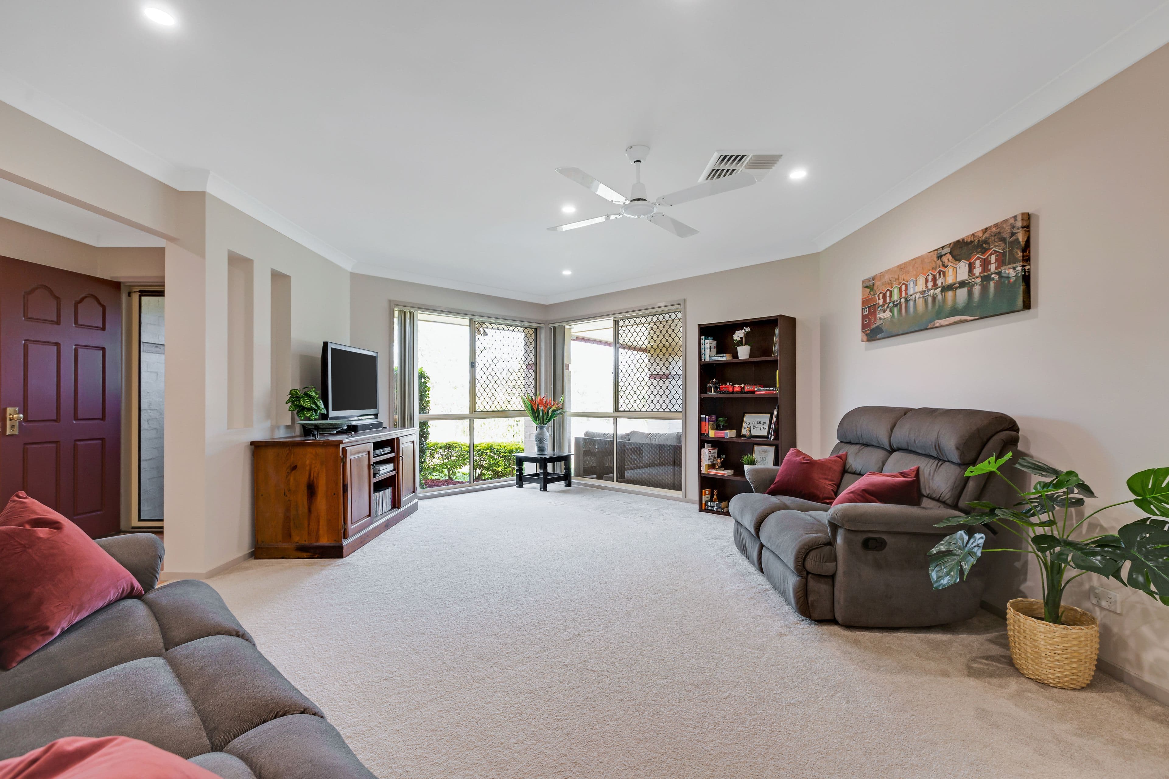 9 Tonnere Court, Eatons Hill QLD 4037, Eatons Hill - Thumbnail 2