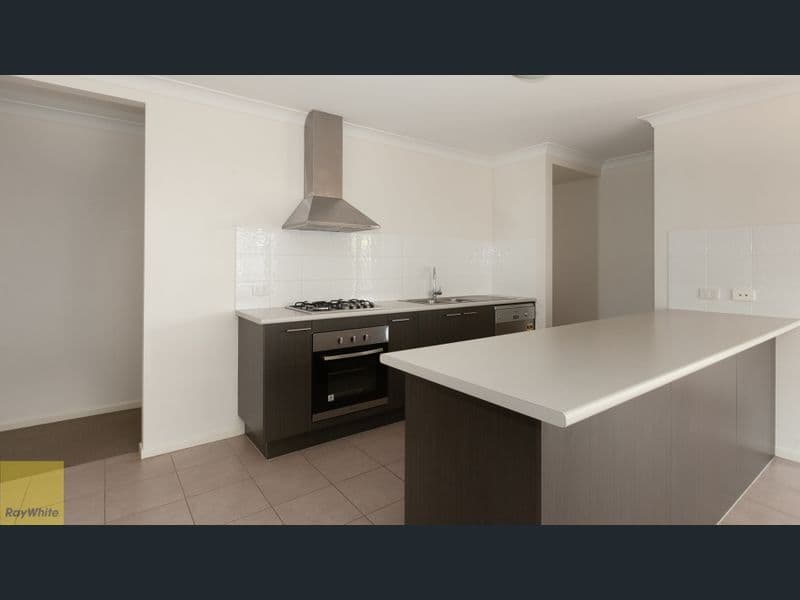 9 Isidore Street, Augustine Heights QLD 4300, Augustine Heights - Thumbnail 2