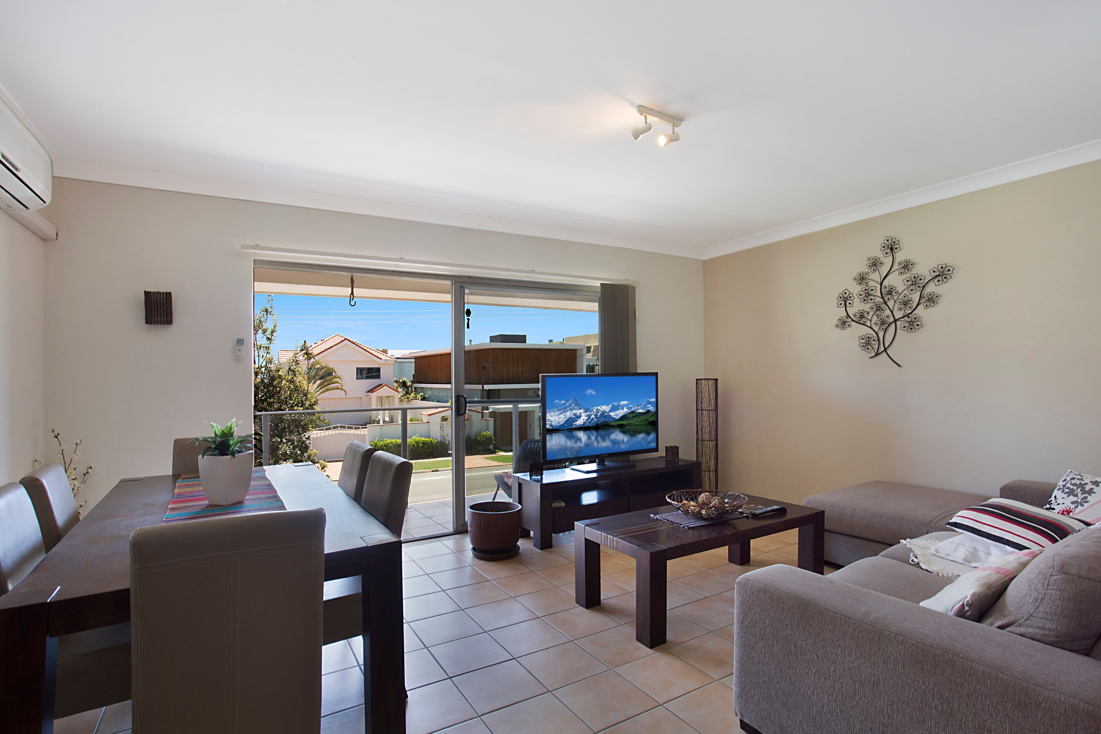 68 Albatross Avenue, Mermaid Beach QLD 4218, Mermaid Beach - Thumbnail 2