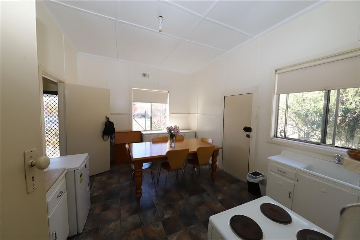 69 Capper Street, Tumut - Thumbnail 5