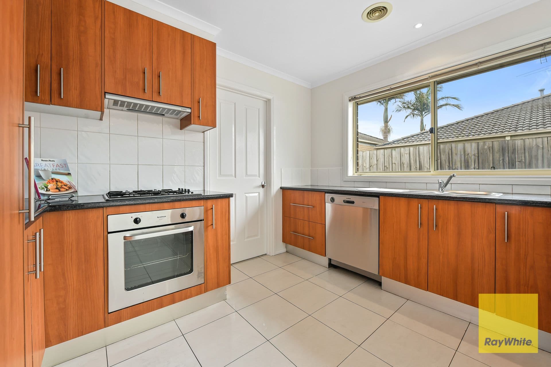 17 Burrows Avenue, Dandenong VIC 3175, Dandenong - Thumbnail 5