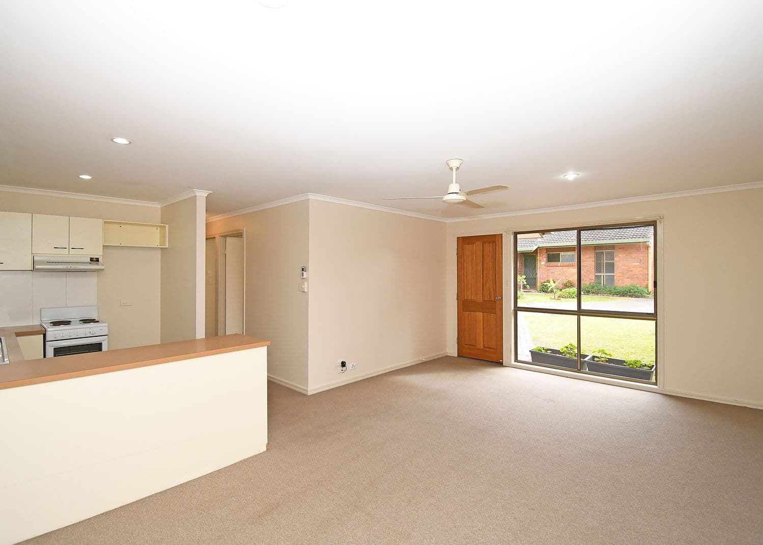 42-44 Pulgul Street, Urangan QLD 4655, Urangan - Thumbnail 4