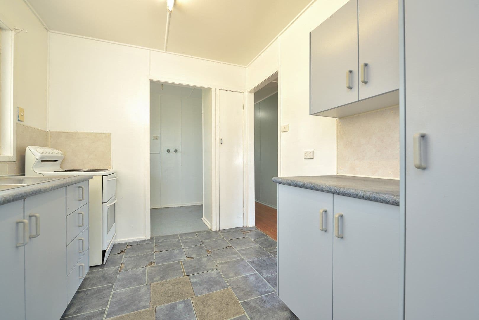14 Kianga Street, Barney Point QLD 4680, Barney Point - Thumbnail 4
