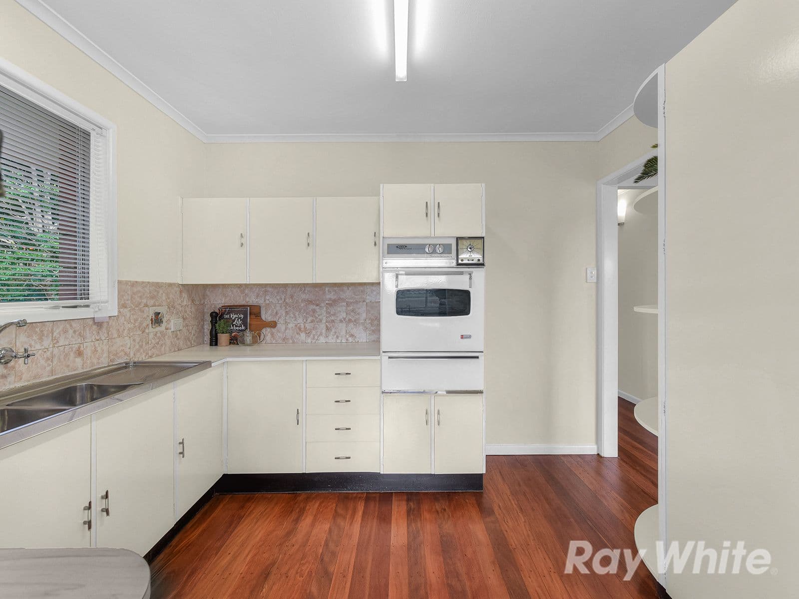 9 Widmark Street, Stafford Heights QLD 4053, Stafford Heights - Thumbnail 5