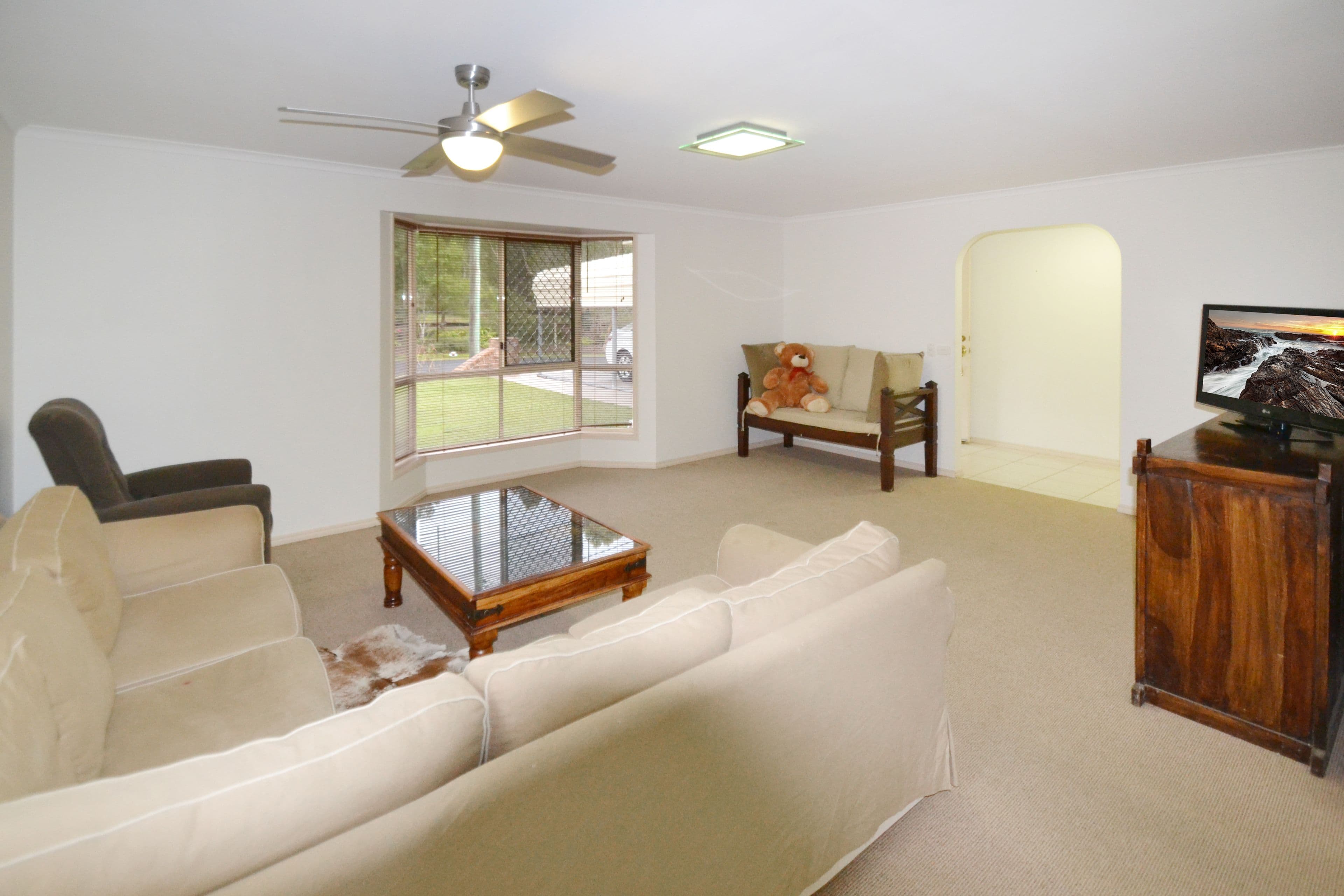 22 Calderwood Road, Landsborough QLD 4550, Landsborough - Thumbnail 3