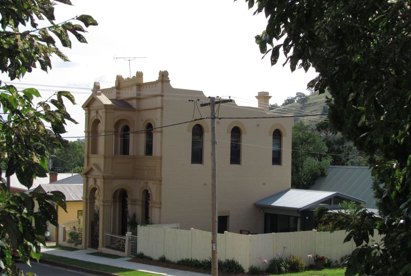 16 Kitchener Street, Gundagai NSW 2722, Gundagai - Thumbnail 2