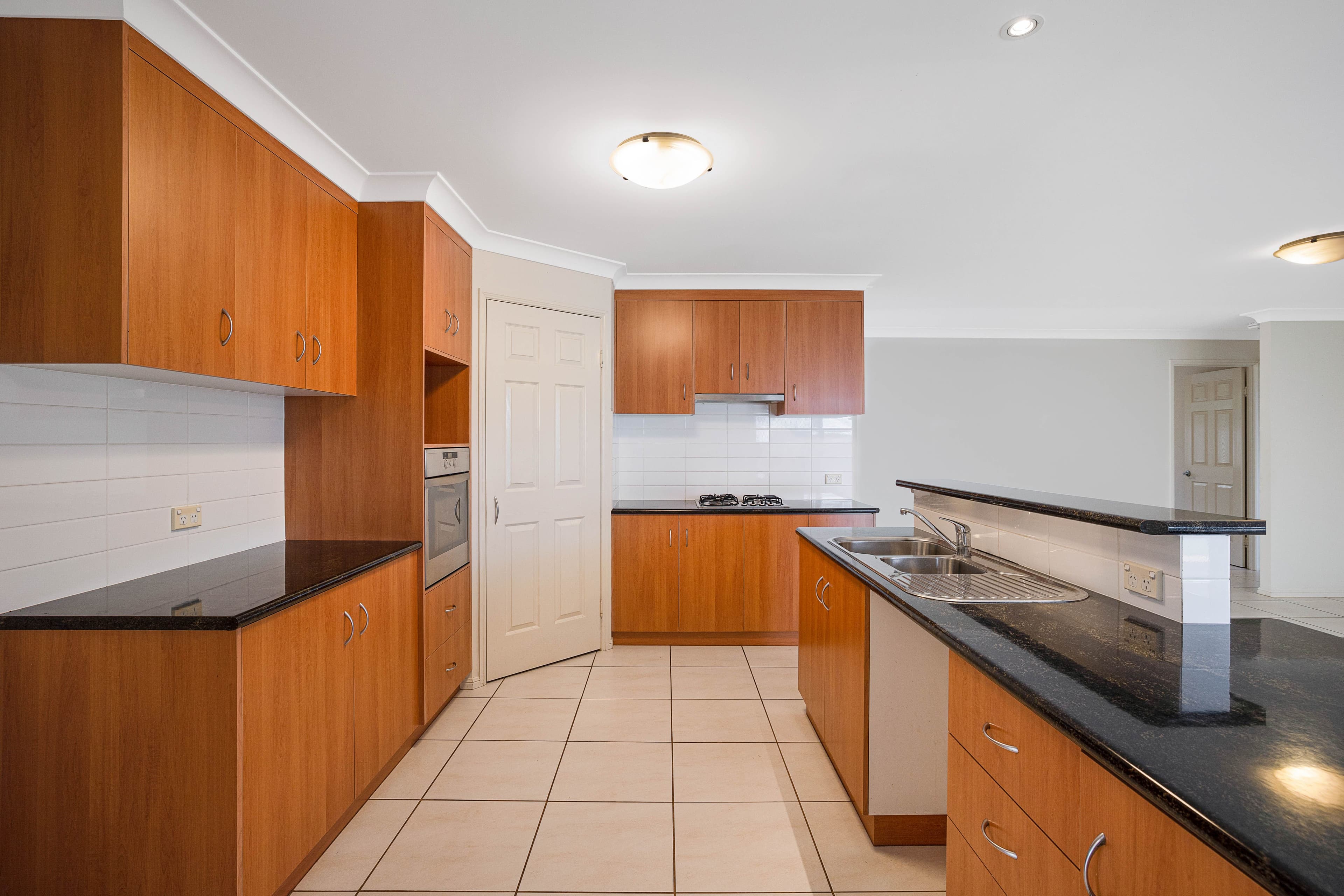 593 Hume Street, Kearneys Spring QLD 4350, Kearneys Spring - Thumbnail 2
