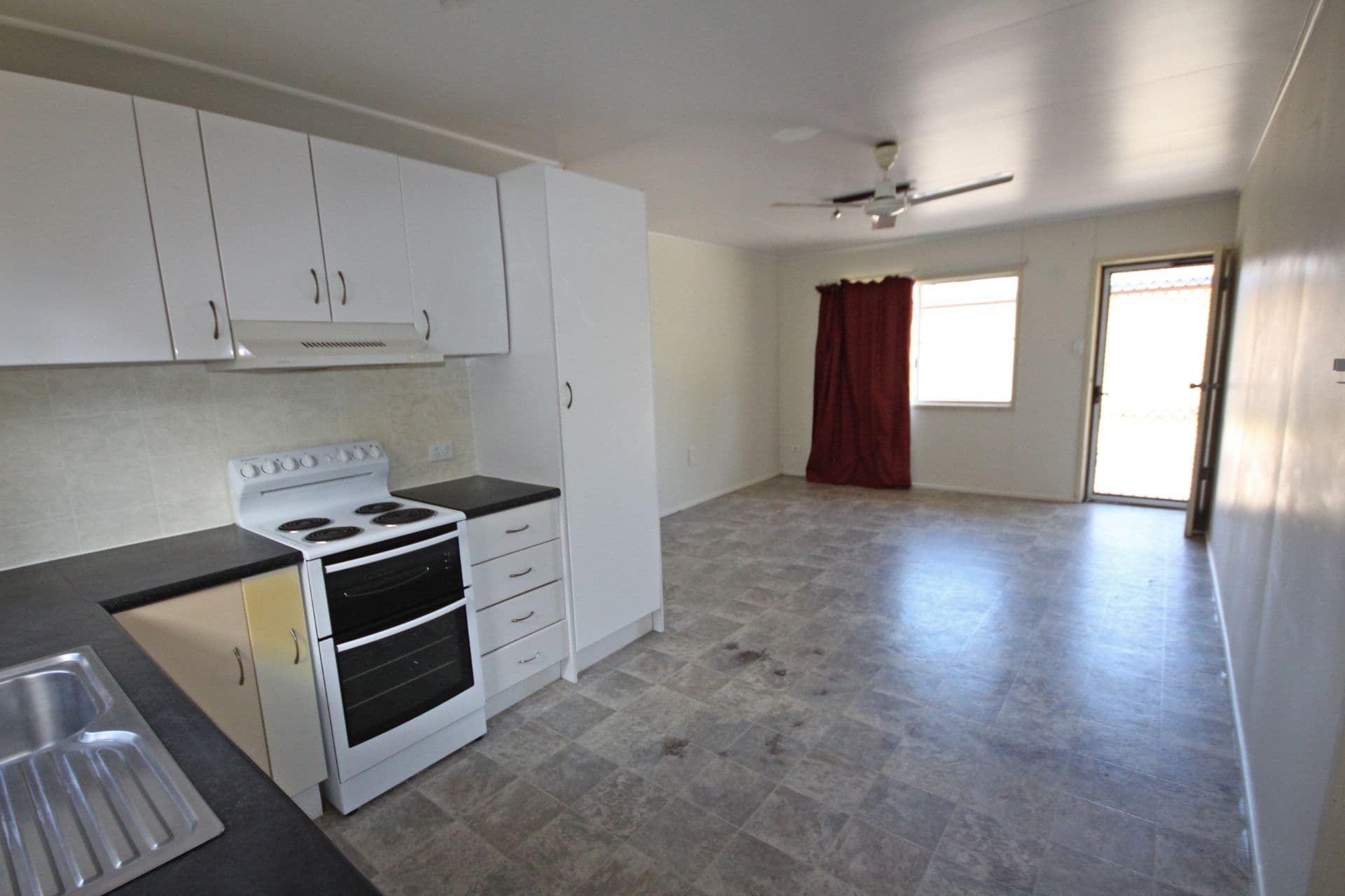 37 Range Road, Sarina QLD 4737, Sarina - Thumbnail 5