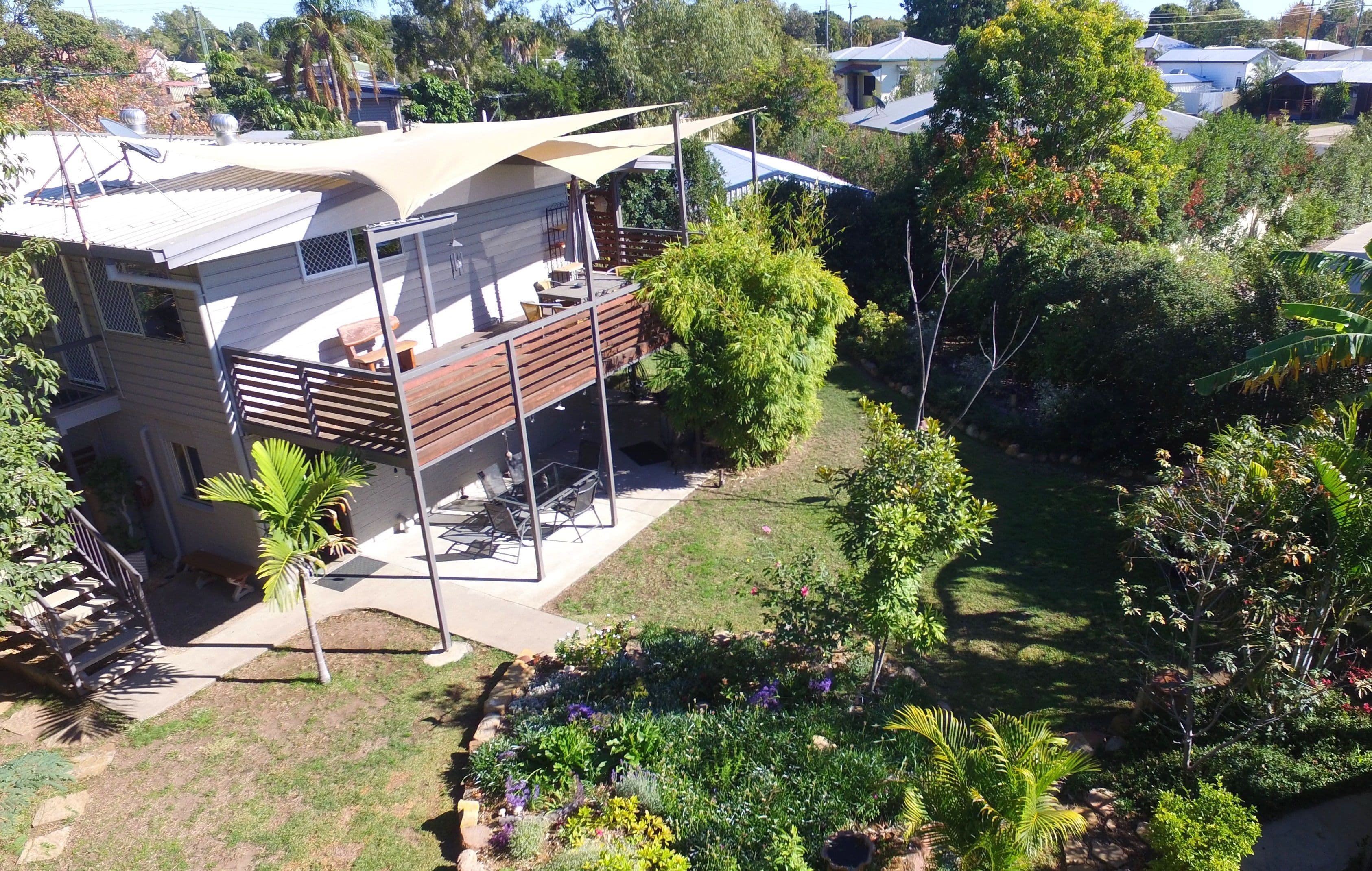 4 Edwards Place, Emerald QLD 4720, Emerald - Thumbnail 2