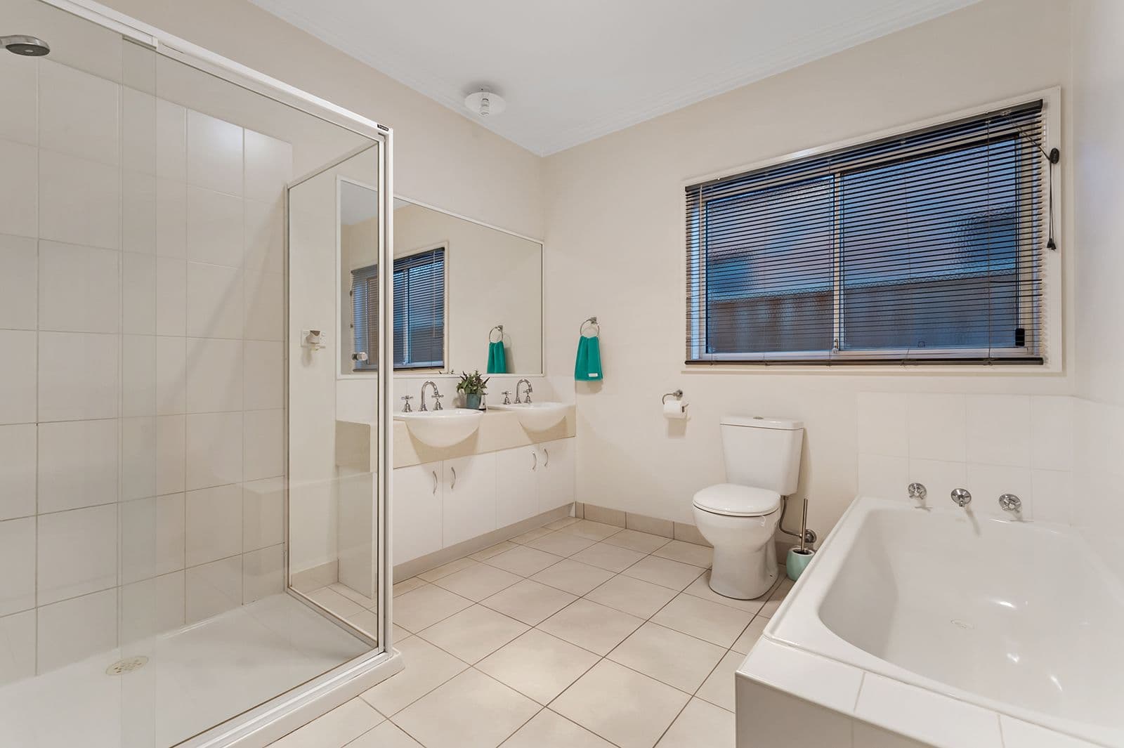 21 Gainsborough Drive, Craigieburn VIC 3064, Craigieburn - Thumbnail 3