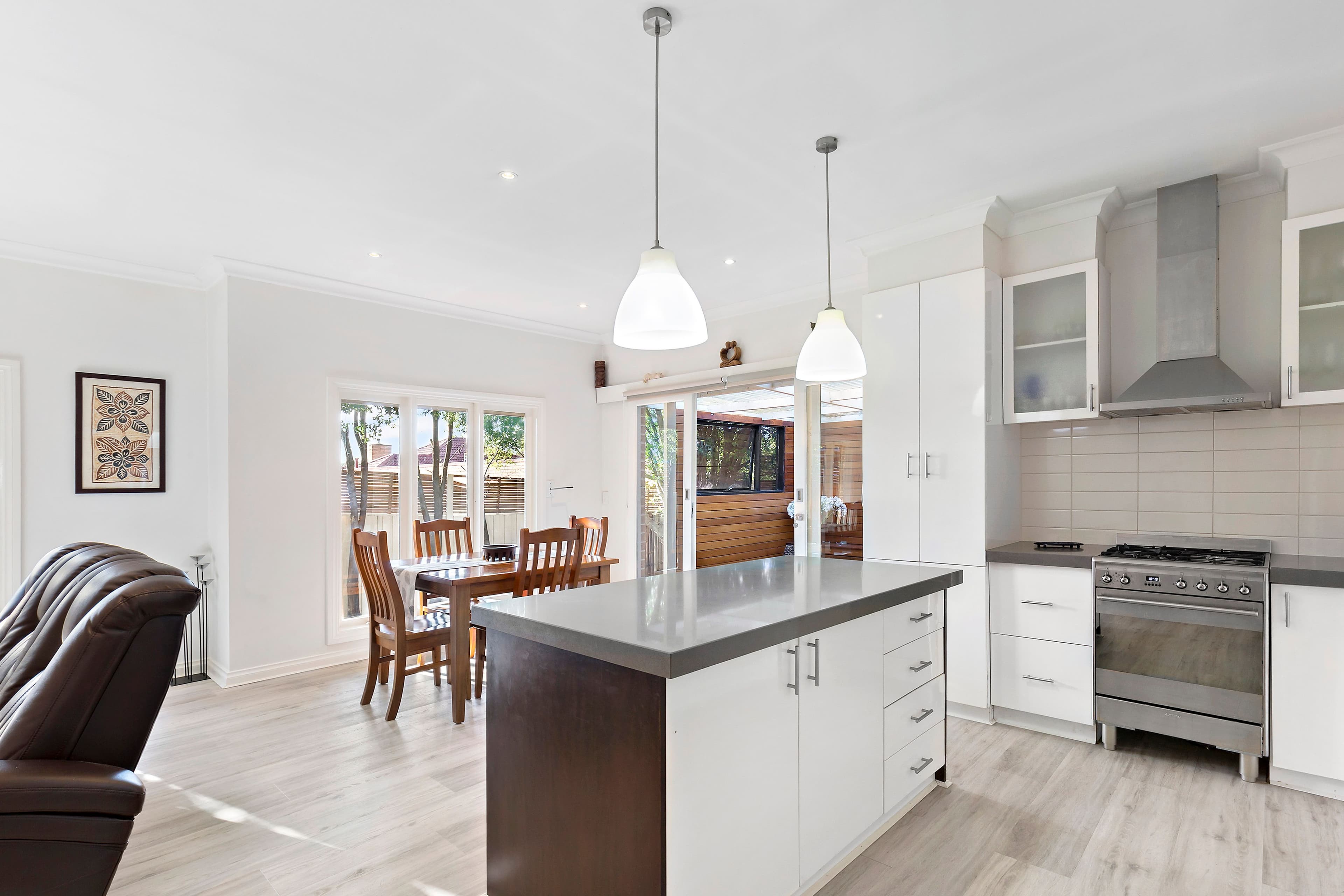15 Tullius Avenue, Oakleigh East VIC 3166, Oakleigh East - Thumbnail 2
