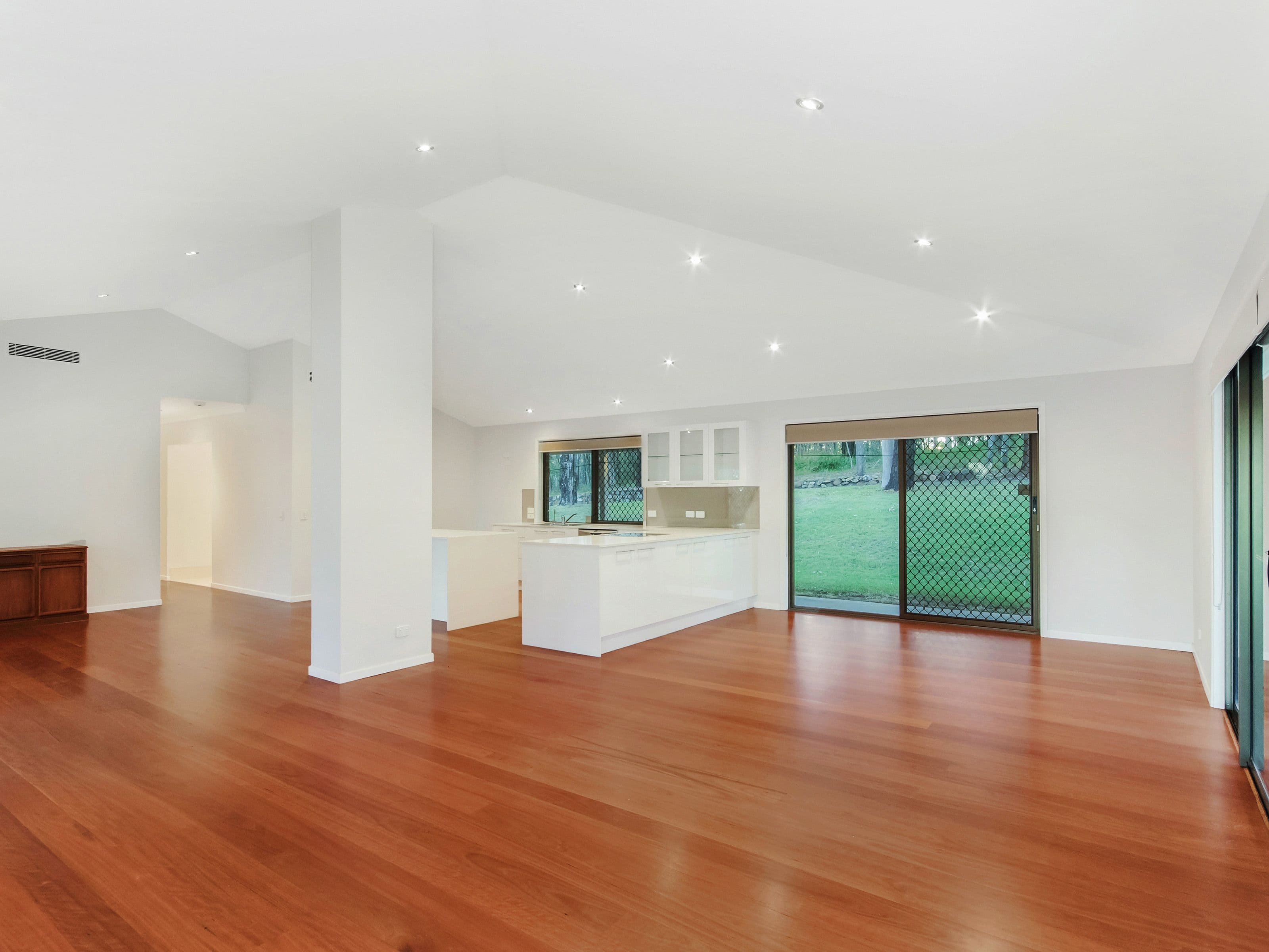 7 Mendooran Court, Oxenford QLD 4210, Oxenford - Thumbnail 6