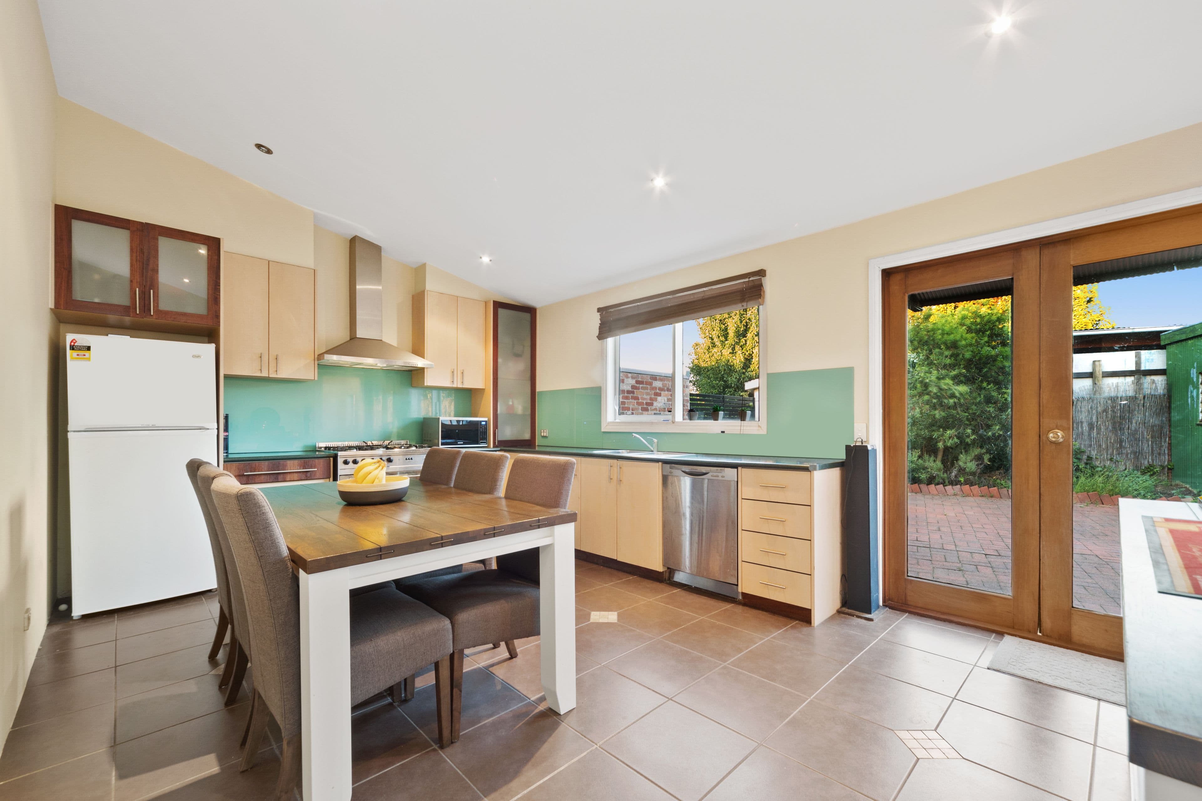 15 Young Street, Golden Point VIC 3350, Golden Point - Thumbnail 4