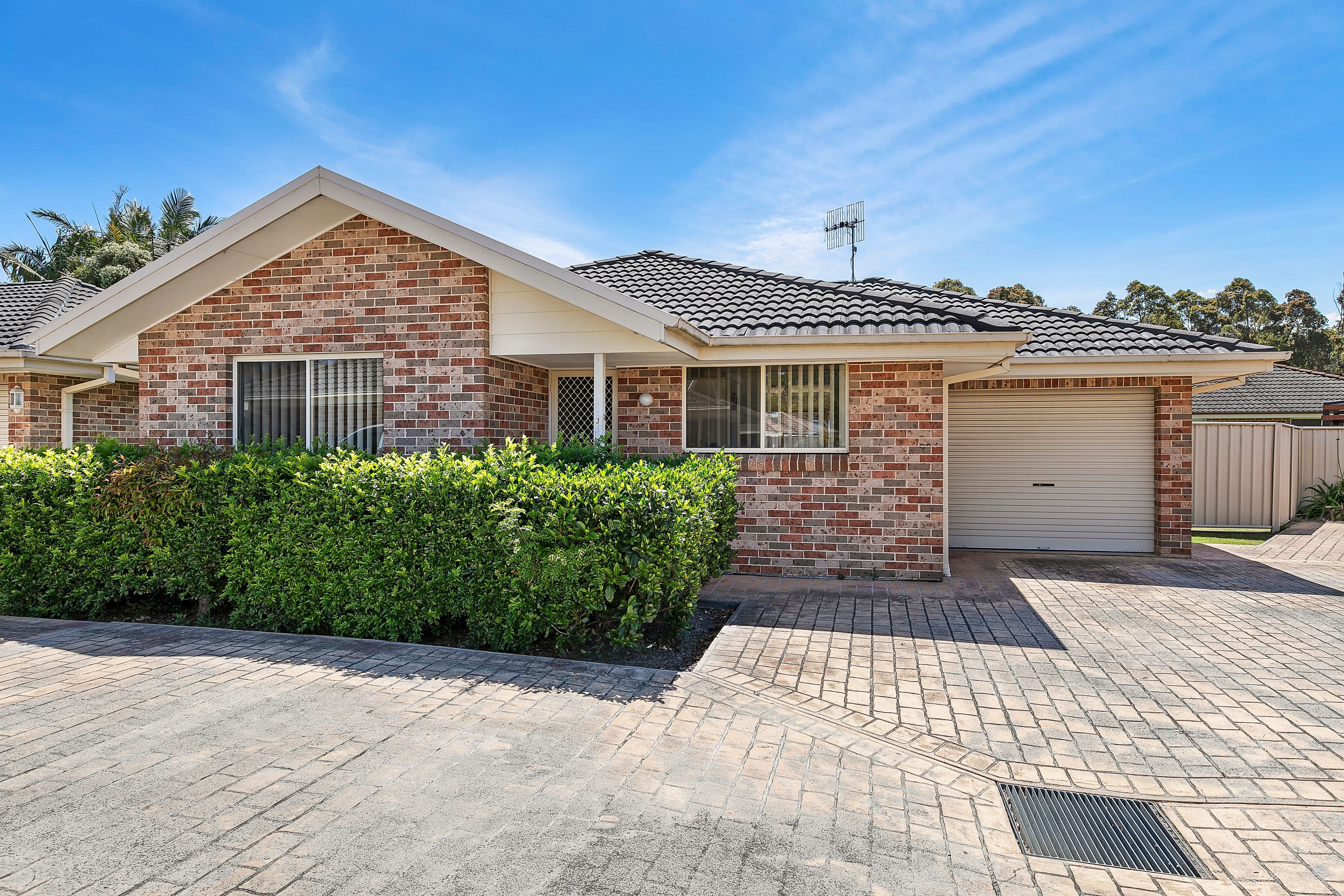 27 Lorraine Avenue, Berkeley Vale NSW 2261, Berkeley Vale - Image 1