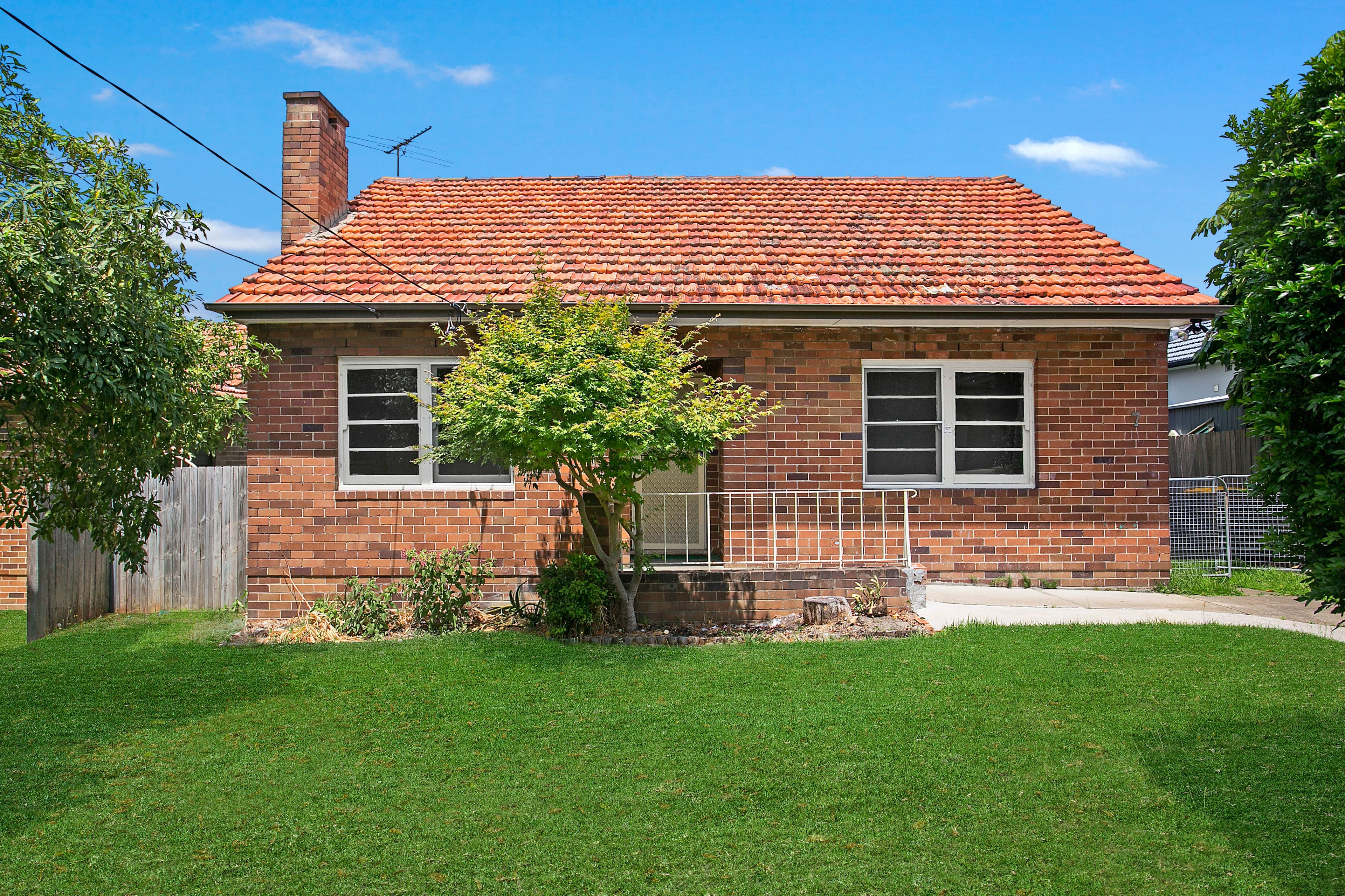 7 Attunga Avenue, Earlwood - Thumbnail 2